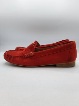 Mocassins QOOTUM rouges de seconde main - 15,00 € Mocassins QOOTUM rouges de seconde main N/A reconditionné disponible sur Claquettes Market