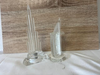 Voir photo 2 de Modèle miniature christal burj kalifa . Modèle miniature christal burj kalifa . Bon état reconditionné photo 2