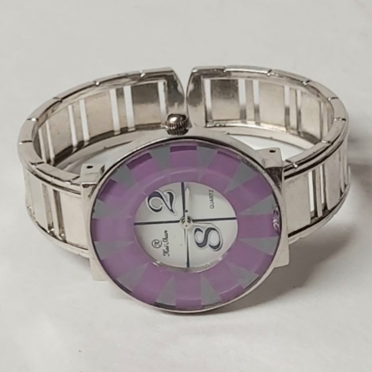 Acheter Montre bracelet femme kai shun quartz Bon état - 10,00 € Montre bracelet femme kai shun quartz Bon état reconditionné disponible sur Label Emmaüs