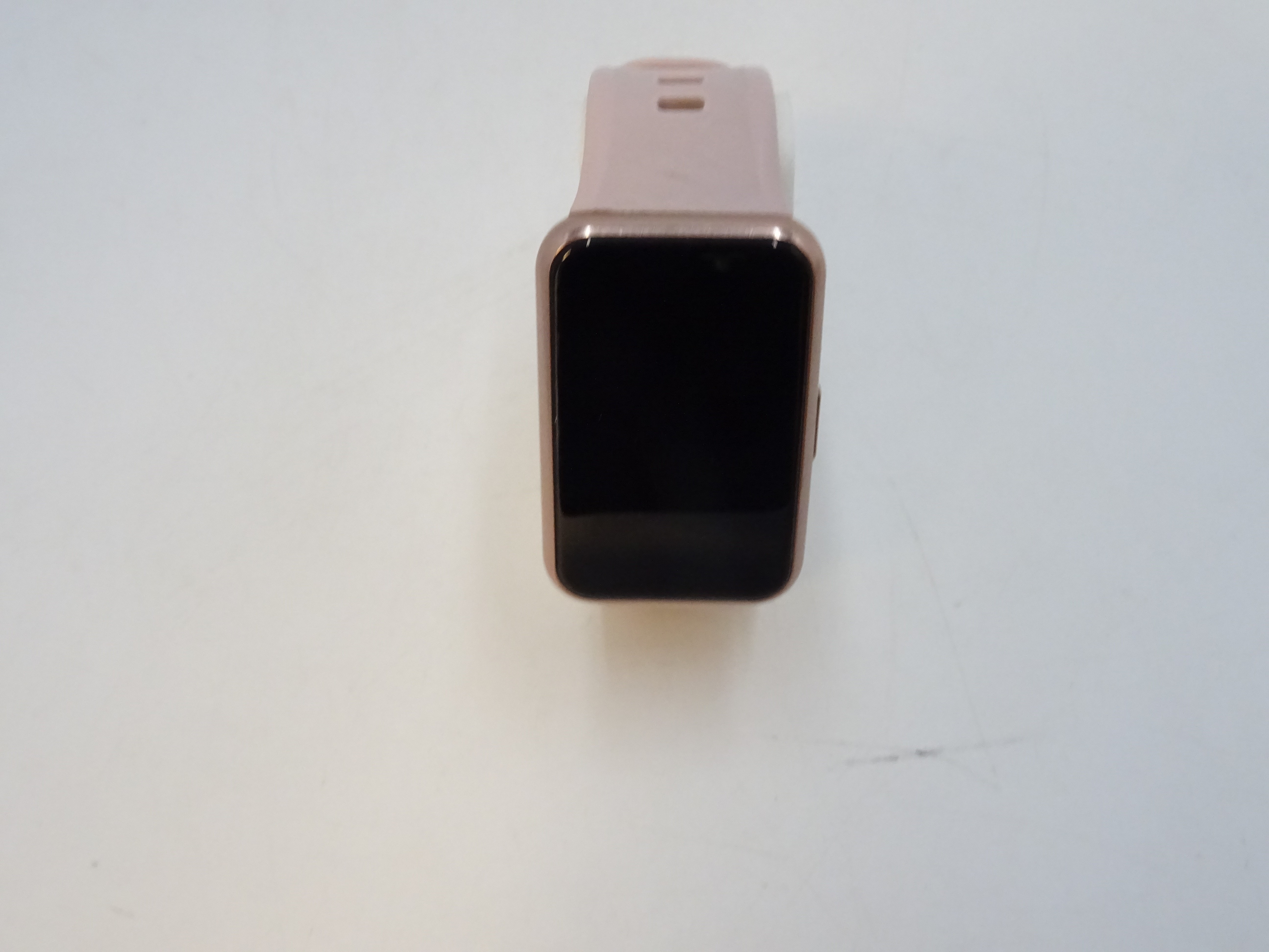 Voir photo 3 de Montre connectée Huawei watch fit rose. Montre connectée Huawei watch fit rose. reconditionné photo 3