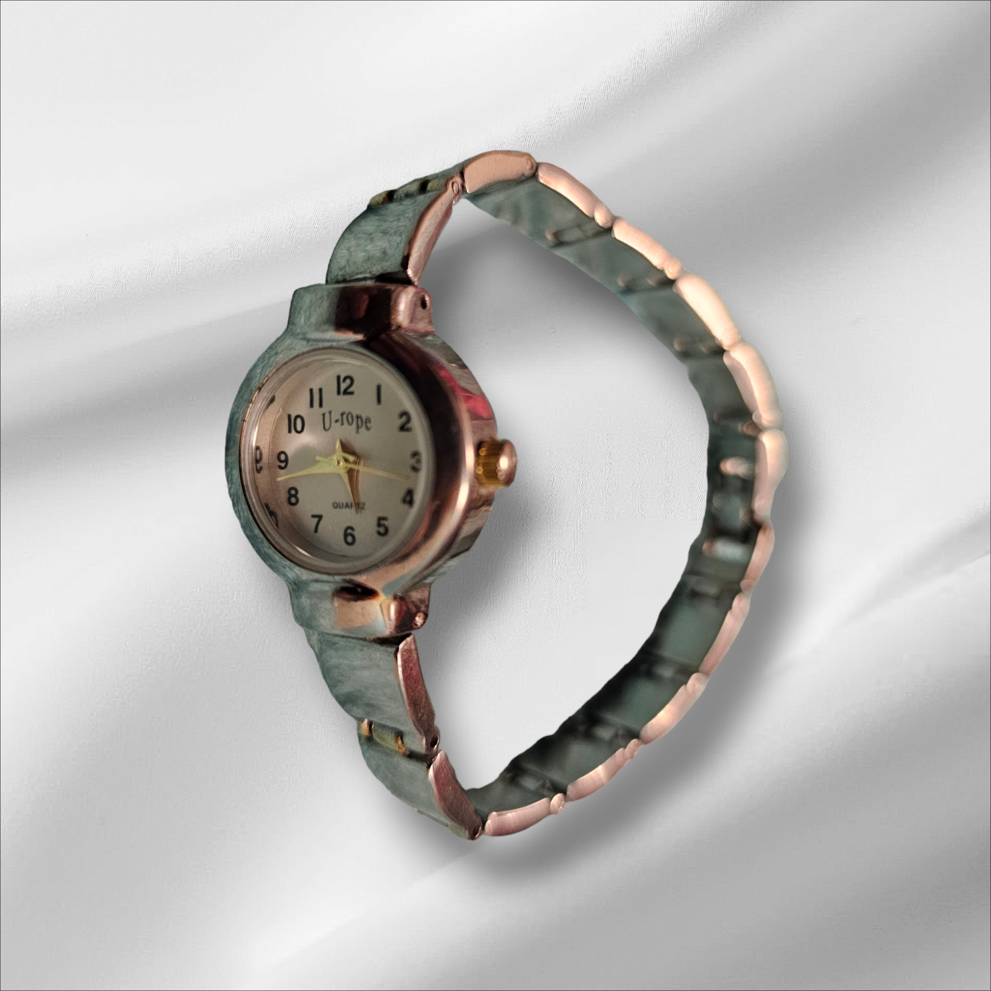 Montre Femme mouvement quartz "U-Rope" Très bon état - alternatives disponibles sur Dero Montre Femme mouvement quartz "U-Rope" Très bon état reconditionné (offre indisponible)