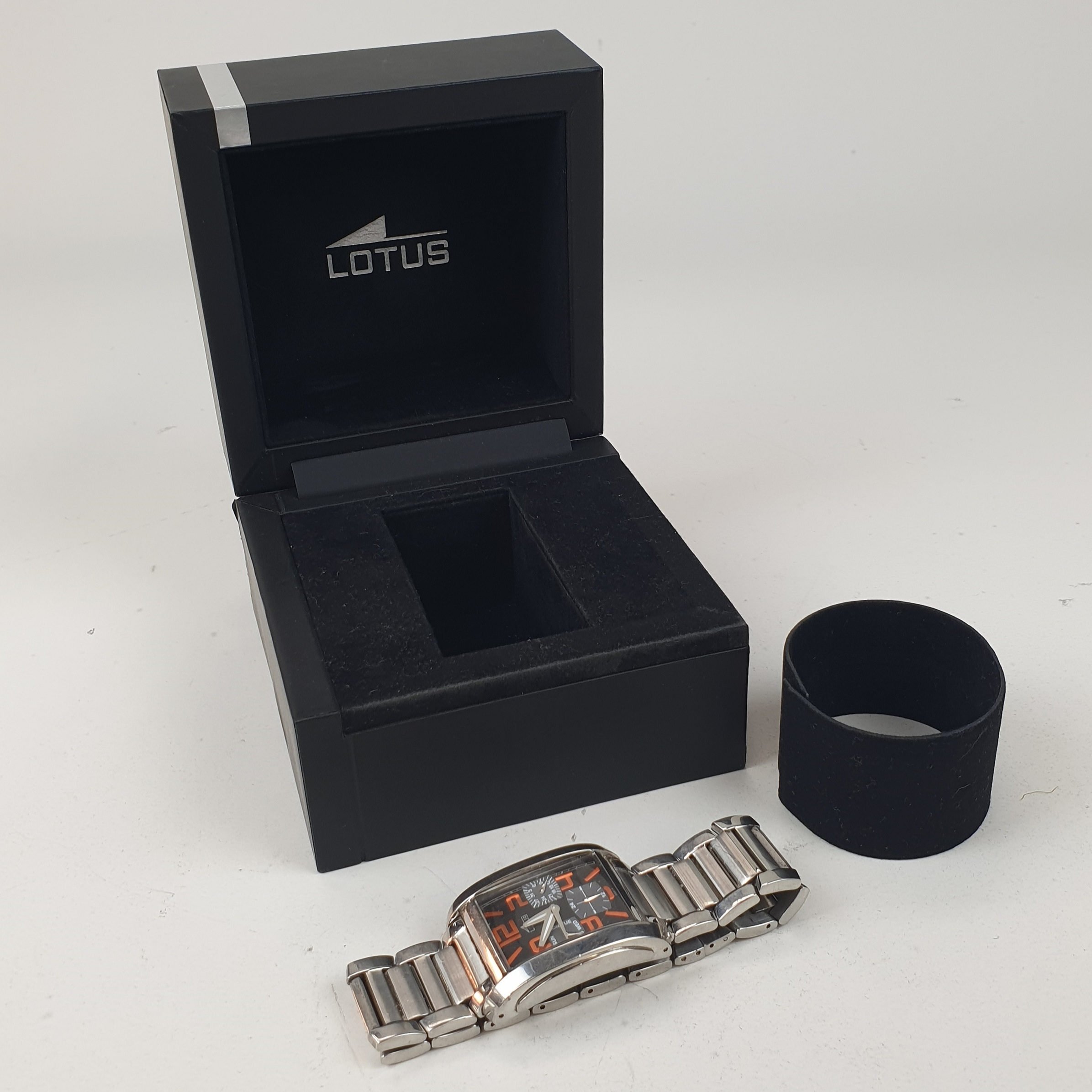 Voir photo 3 de Montre Lotus Homme Réf. 15392/5 Montre Lotus Homme Réf. 15392/5 Bon état reconditionné photo 3