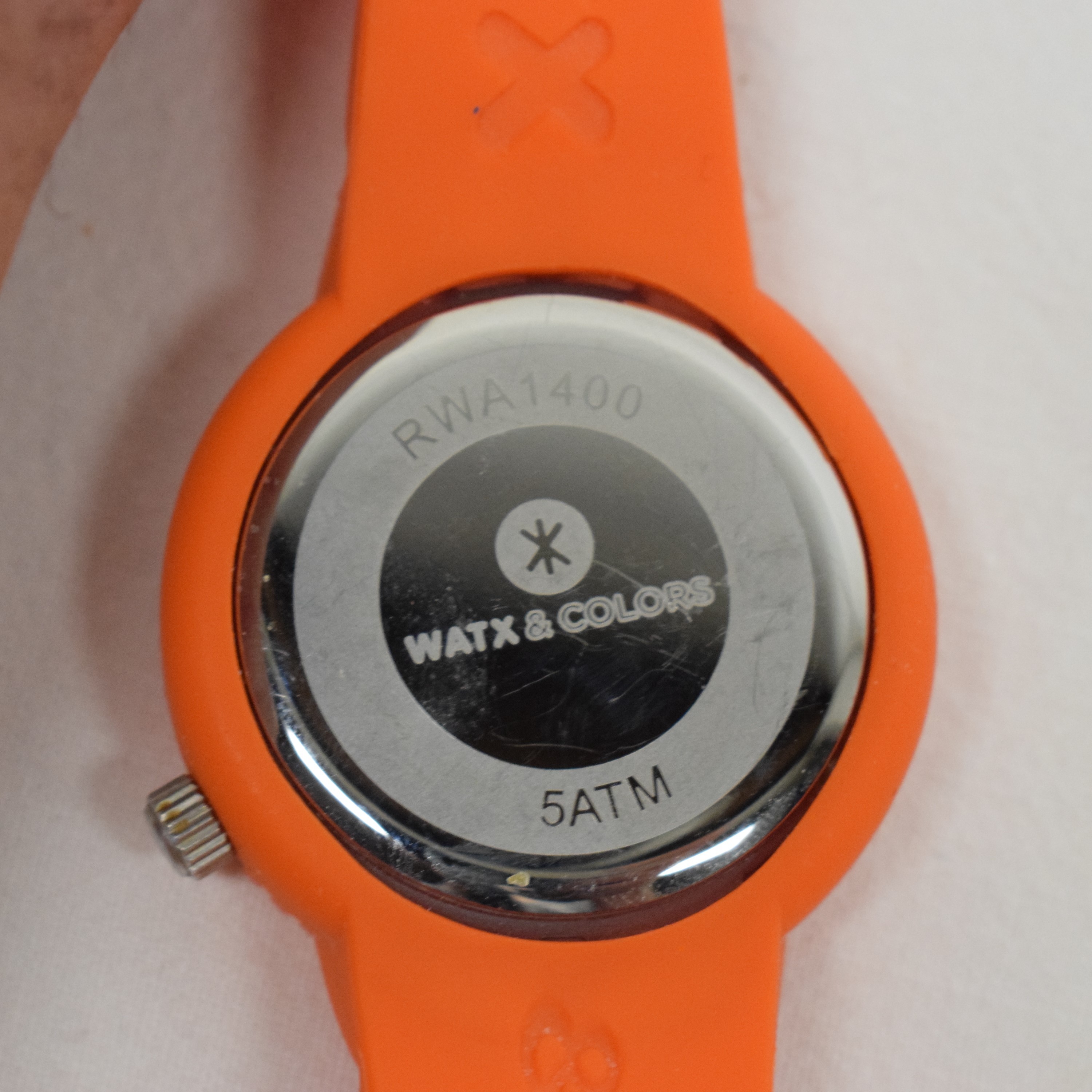 Voir photo 4 de Montre unisexe WATZ & COLORS à quartz dans sa boite bocal Montre unisexe WATZ & COLORS à quartz dans sa boite bocal Bon état reconditionné photo 4