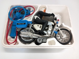 Voir photo 14 de Moto de Police Honda Filoguidé Joustra échelle 1.6 Moto de Police Honda Filoguidé Joustra échelle 1.6 Bon état reconditionné photo 14