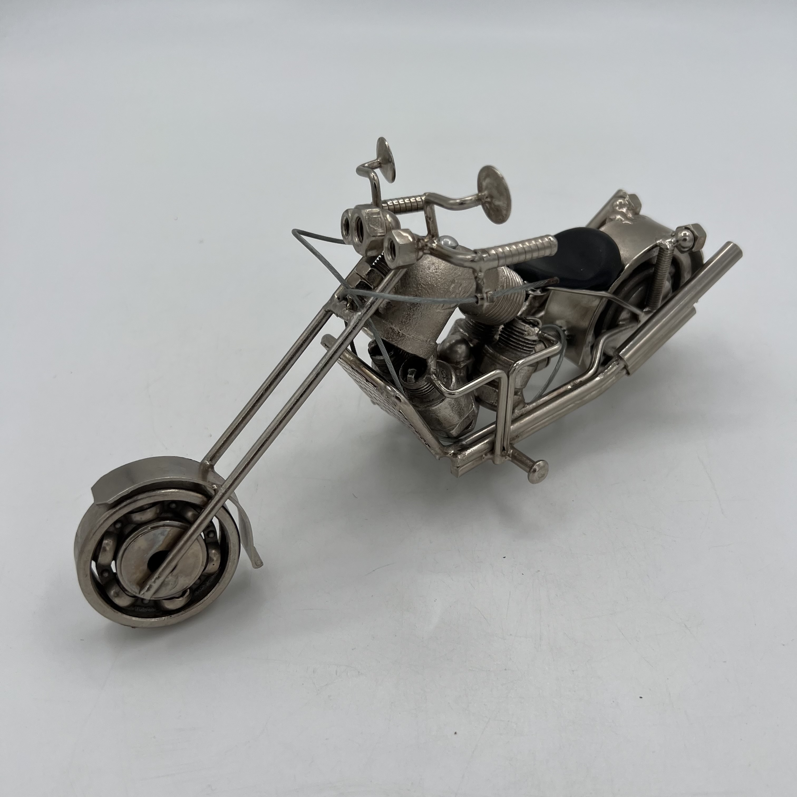 Voir photo 2 de Moto miniature métallique décoratif Moto miniature métallique décoratif Très bon état reconditionné photo 2