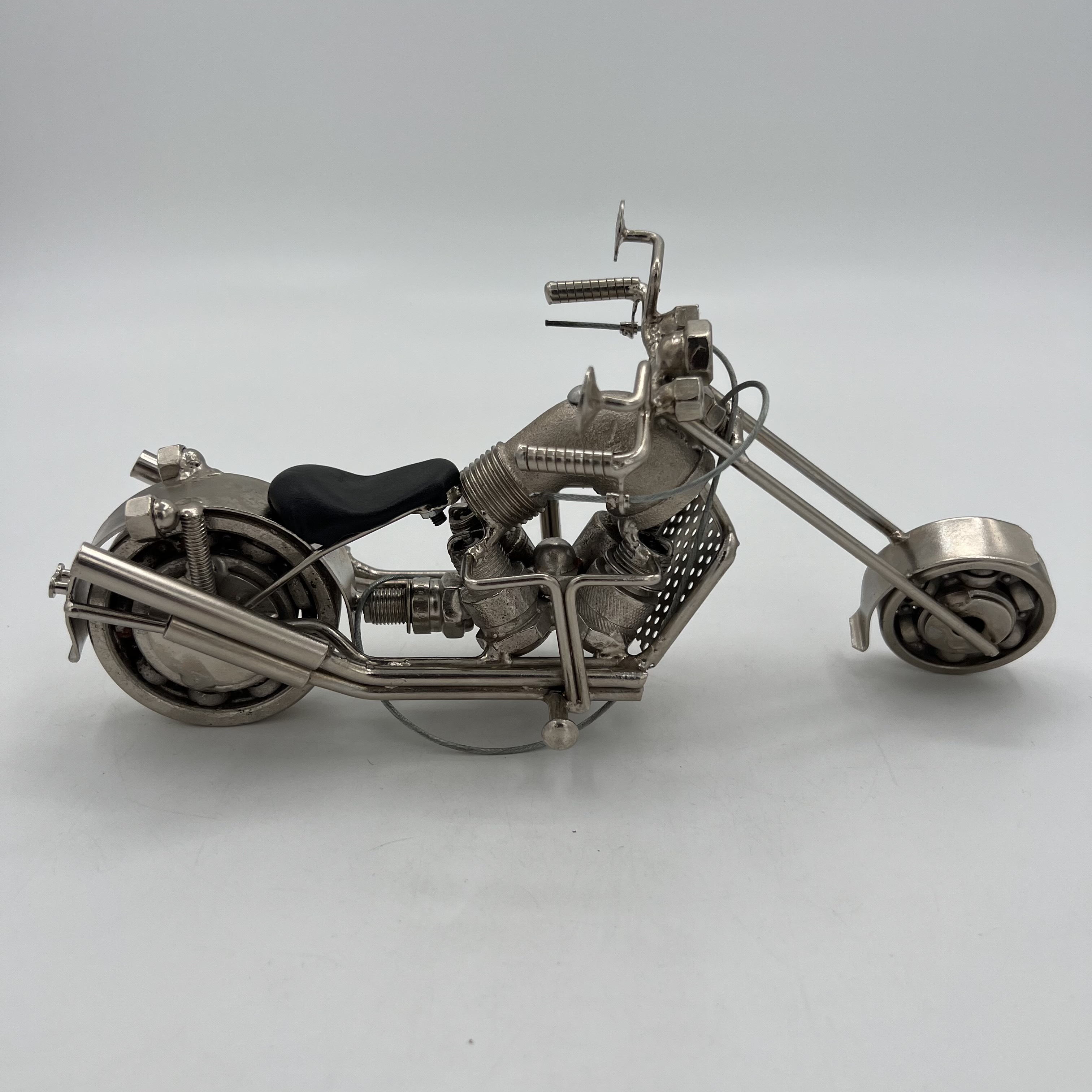 Voir photo 3 de Moto miniature métallique décoratif Moto miniature métallique décoratif Très bon état reconditionné photo 3