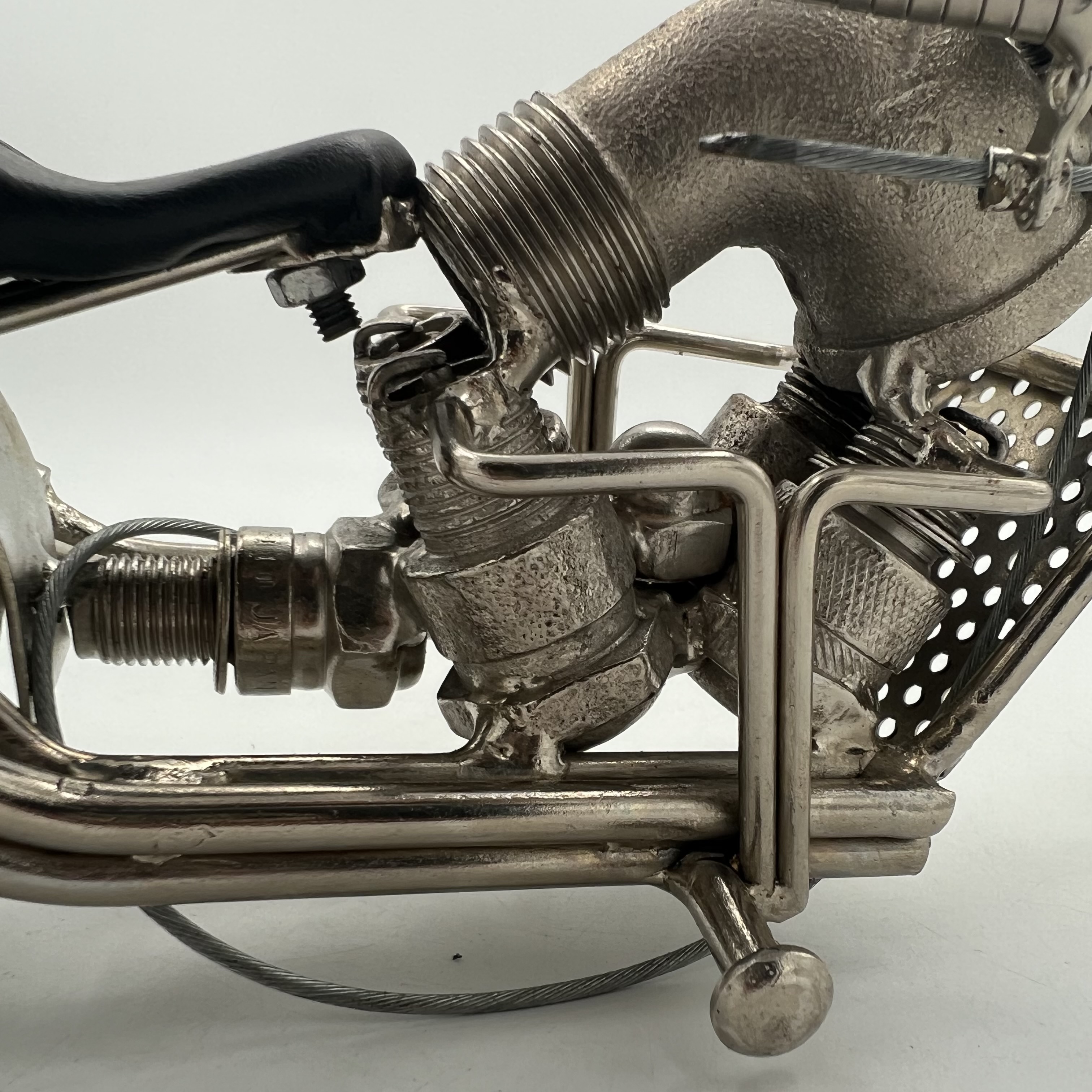 Voir photo 6 de Moto miniature métallique décoratif Moto miniature métallique décoratif Très bon état reconditionné photo 6