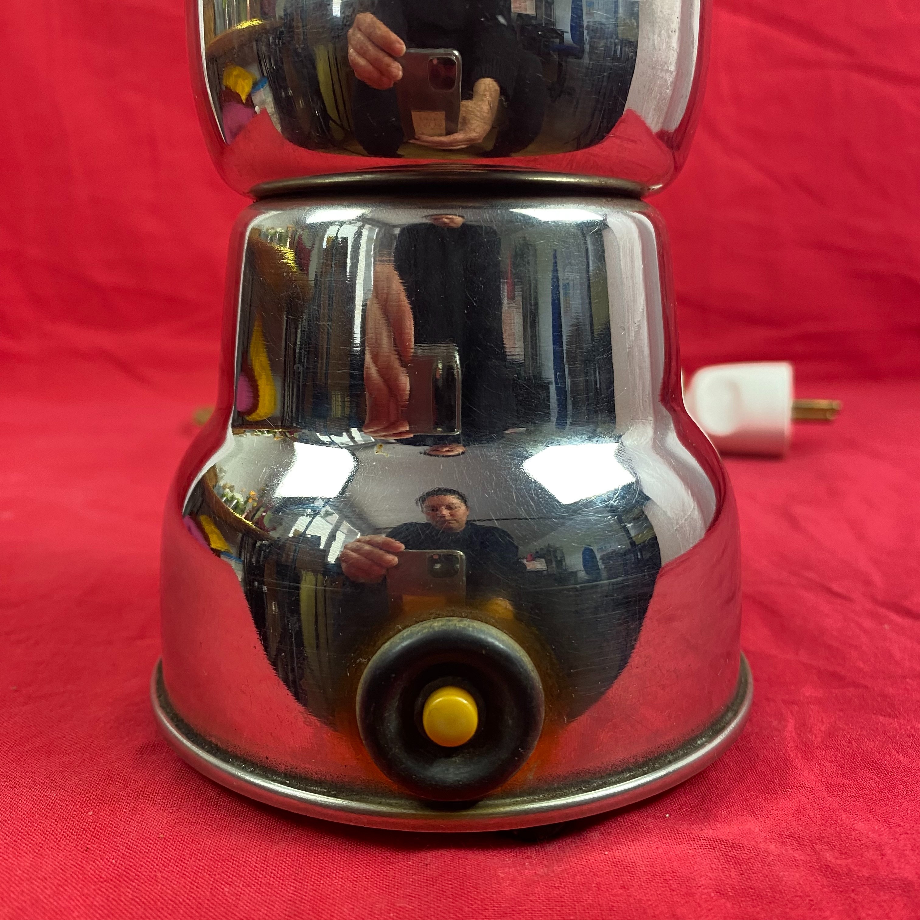 Voir photo 2 de Moulin à café éléctrique vintage MOULINEX - Design année 60/70 Moulin à café éléctrique vintage MOULINEX - Design année 60/70 Bon état reconditionné photo 2