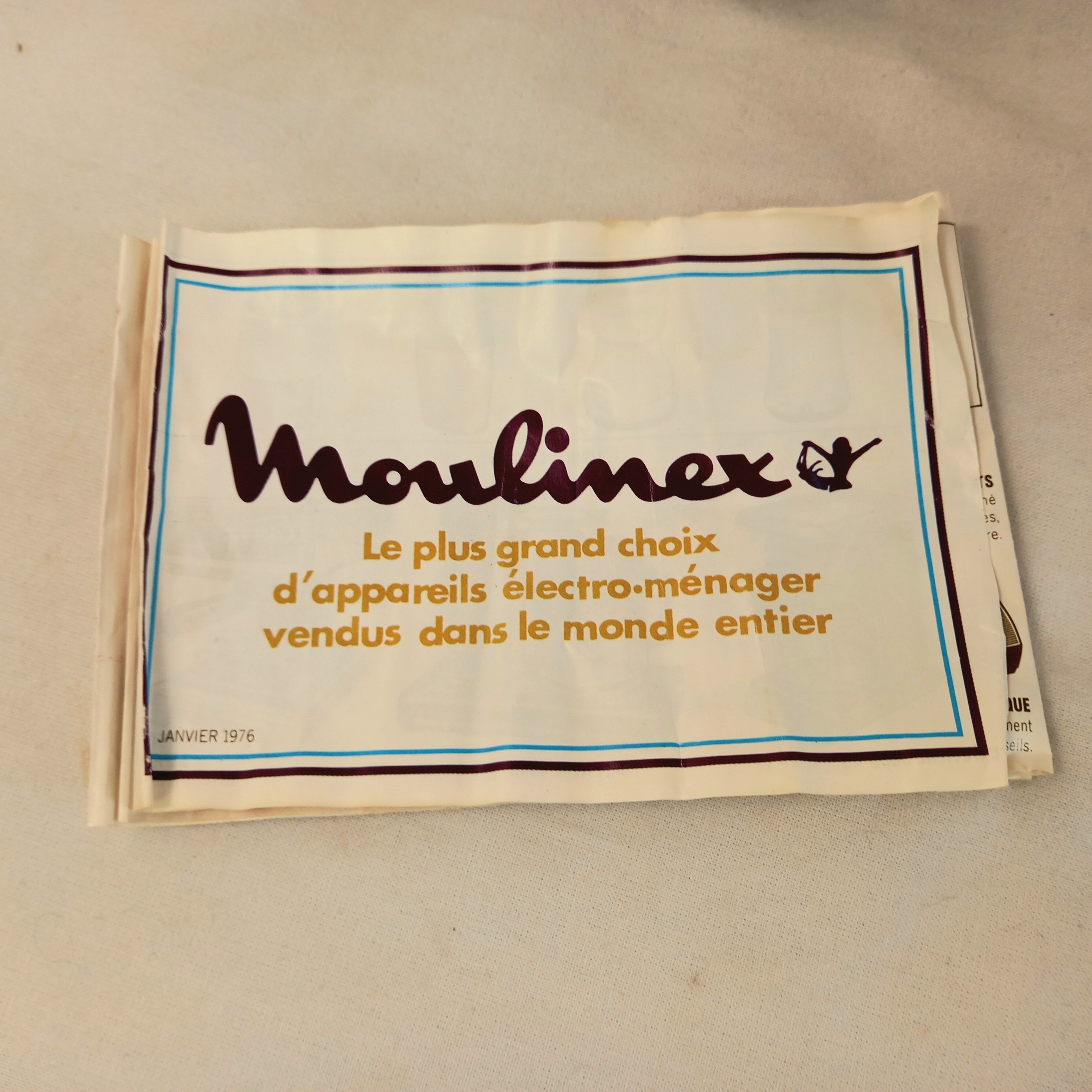 Voir photo 12 de Moulin à café électrique VINTAGE noir et chromé, modèle "super junior luxe", de marque Moulinex (années 1970) Moulin à café électrique VINTAGE noir et chromé, modèle "super junior luxe", de marque Moulinex (années 1970) Bon état reconditionné photo 12