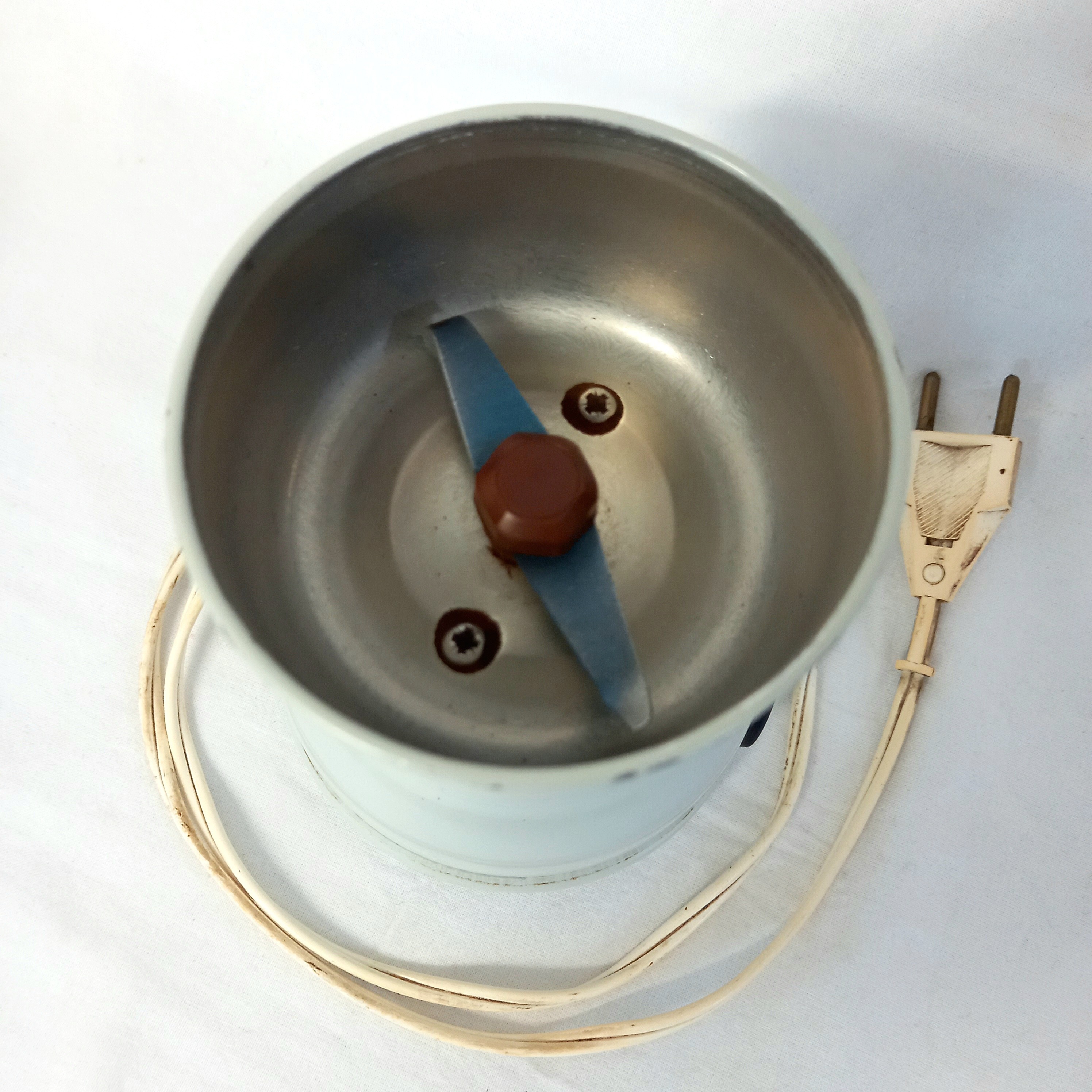 Voir photo 4 de Moulin électrique à café ou multifonction, de marque Moulinex, objet vintage Moulin électrique à café ou multifonction, de marque Moulinex, objet vintage Bon état reconditionné photo 4
