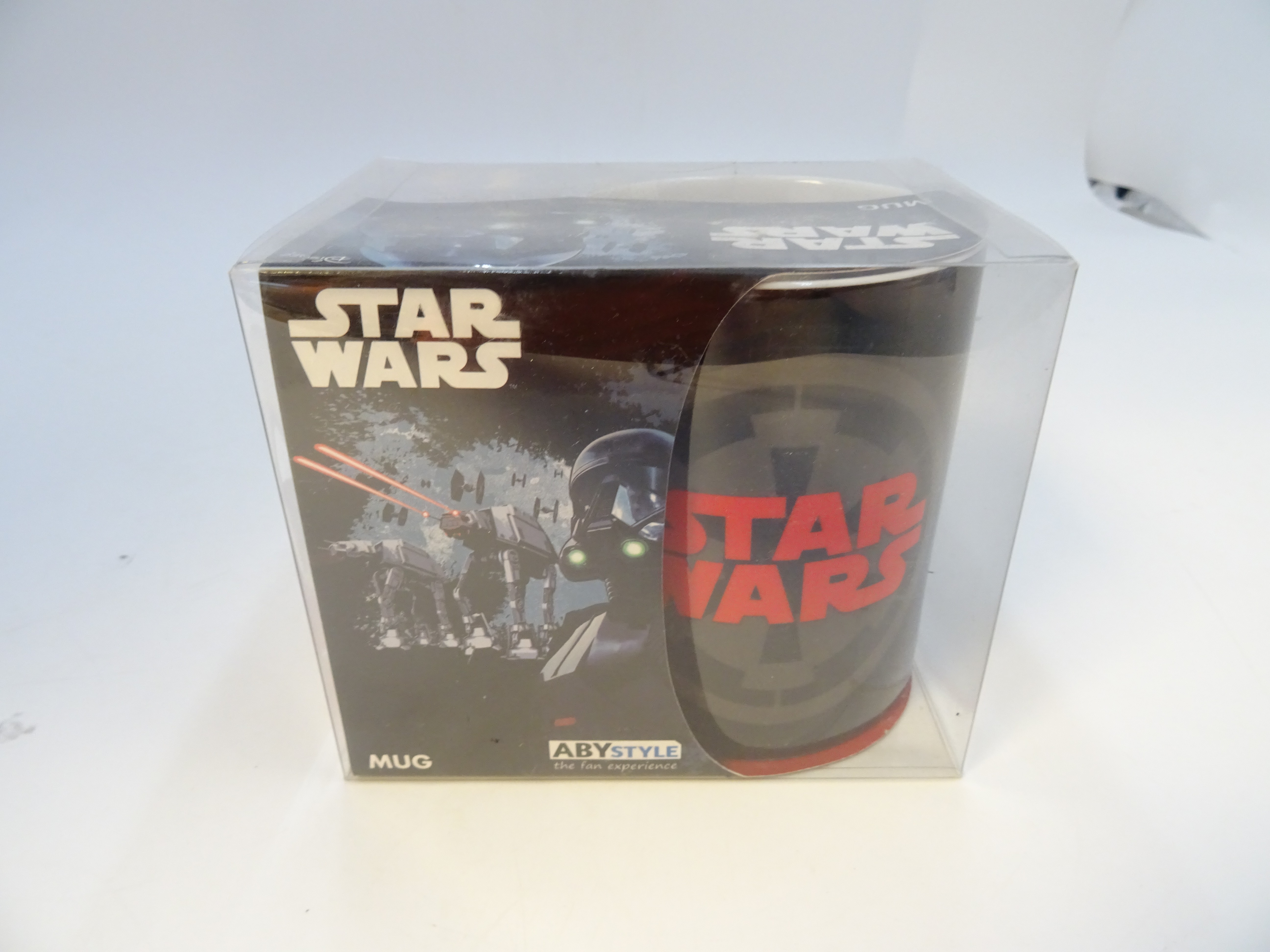 Voir photo 3 de Mug Star Wars 460 ml. Mug Star Wars 460 ml. Parfait état reconditionné photo 3