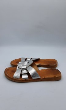 Mules doré de seconde main - 15,00 € Mules doré de seconde main reconditionné disponible sur Claquettes Market