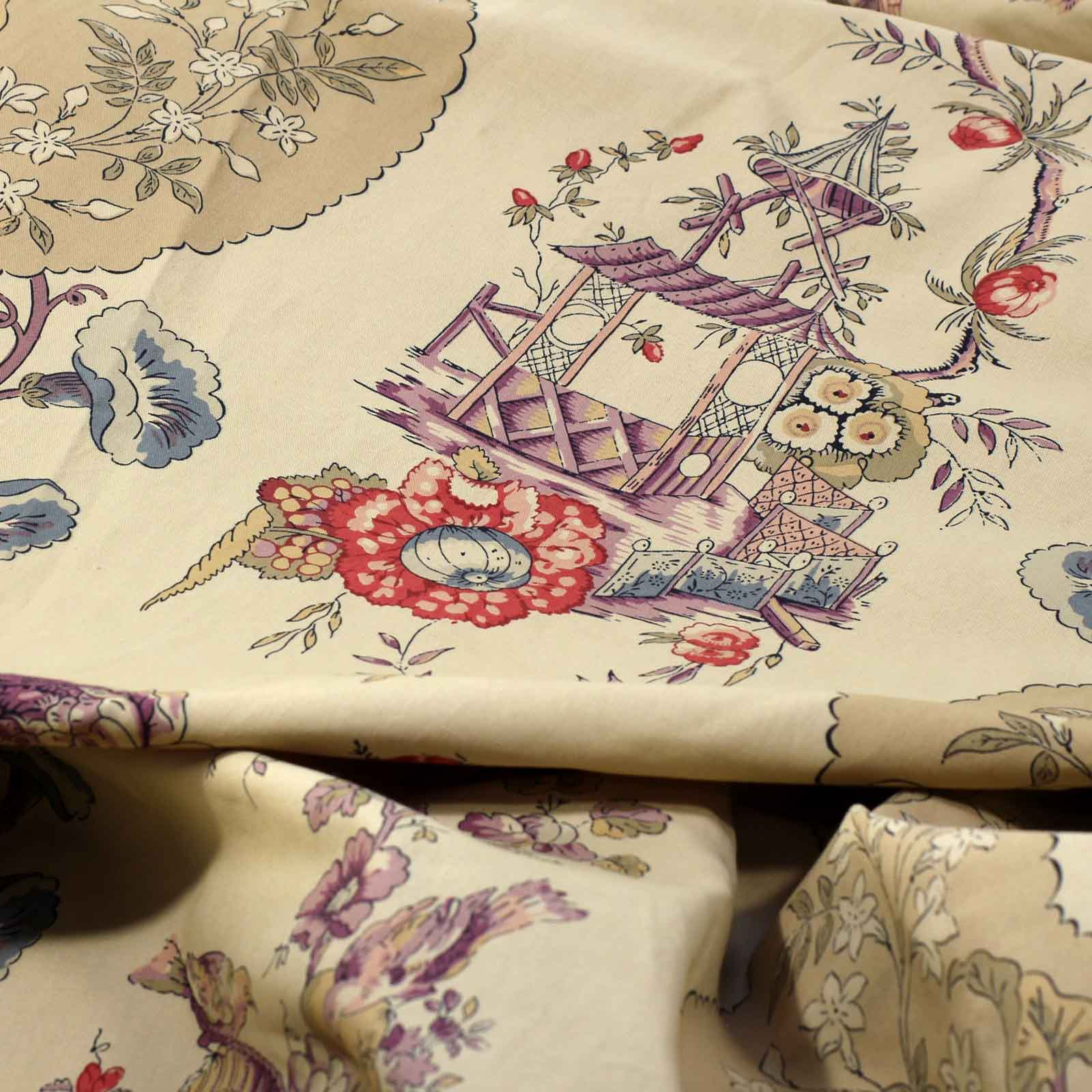 Voir photo 3 de Nappe ronde en soie Nappe ronde en soie Bon état reconditionné photo 3