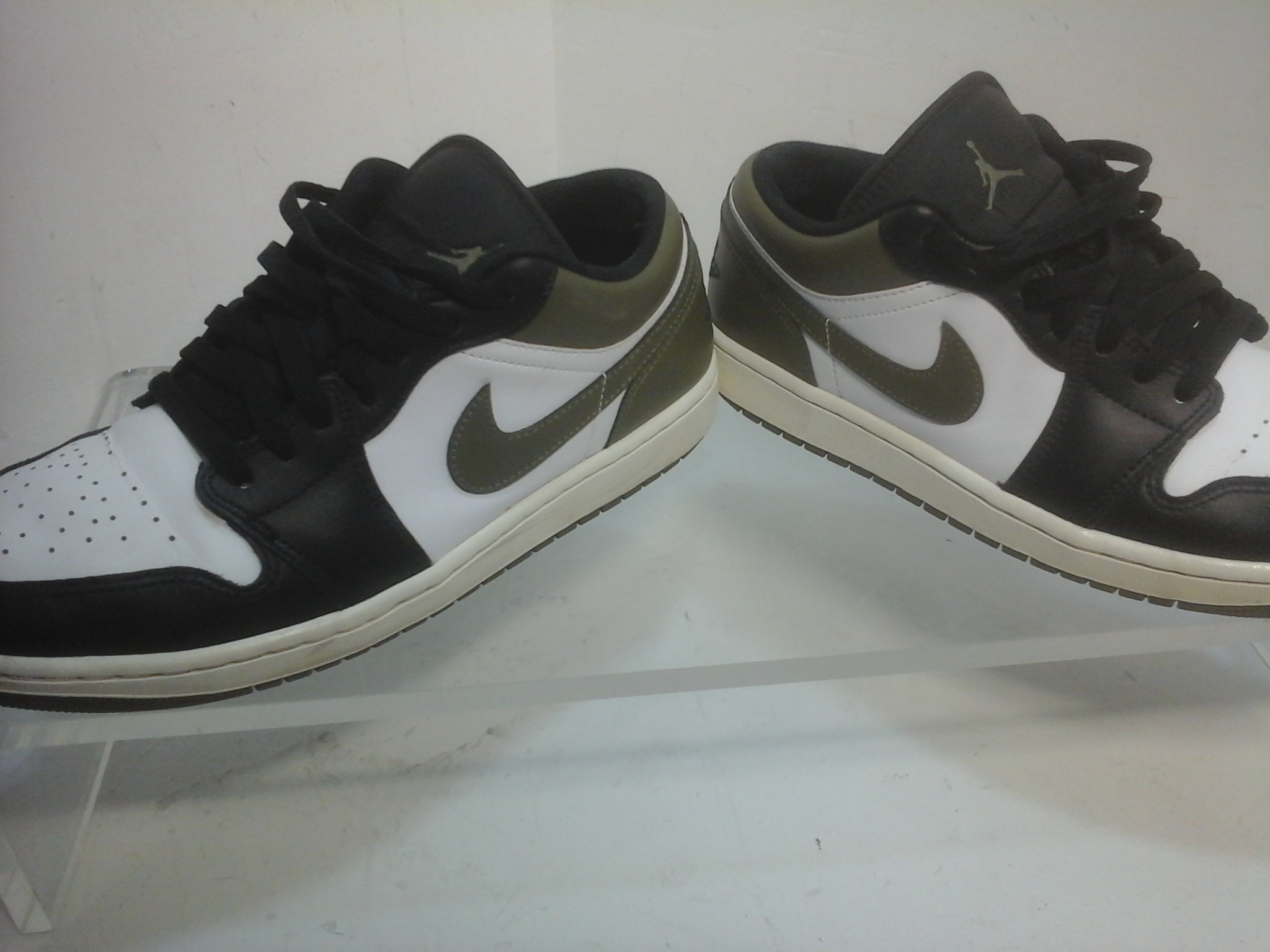 Voir photo 8 de Nike Air Jordan 1 low Nike Air Jordan 1 low Très bon état reconditionné photo 8