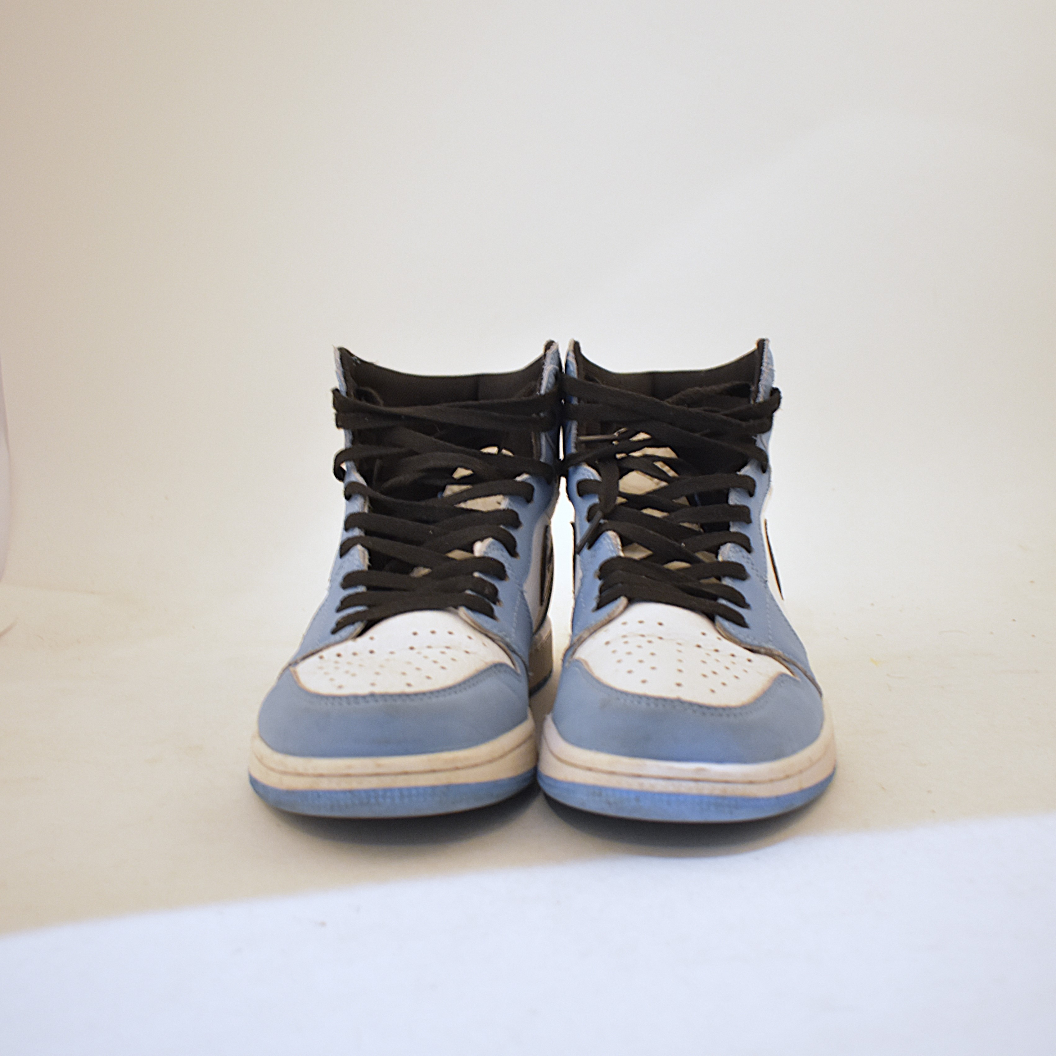 Voir photo 2 de Nike Air Jordan 1 Retro High OG Nrg Chaussures de Sport-Basketball Nike Air Jordan 1 Retro High OG Nrg Chaussures de Sport-Basketball État correct reconditionné photo 2