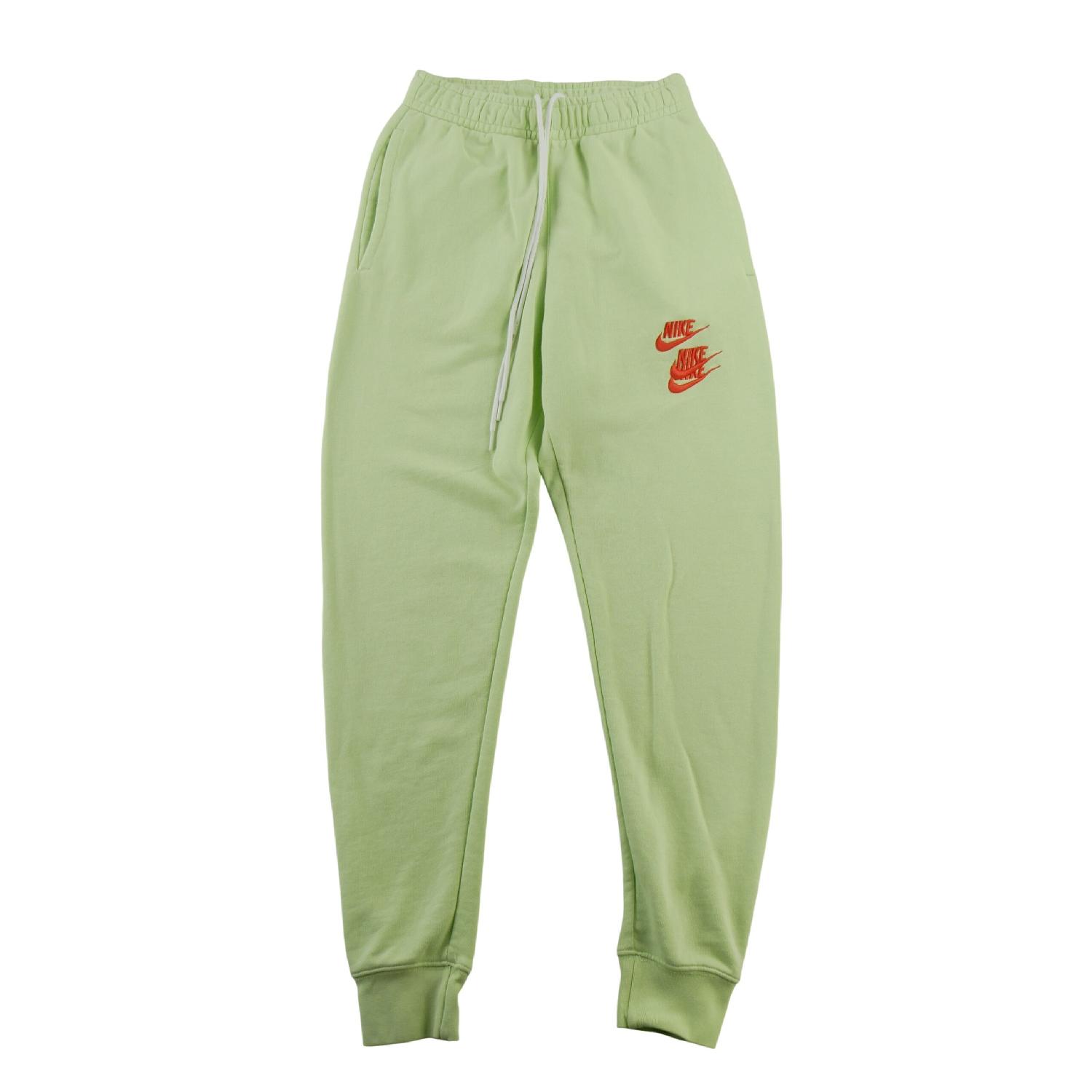 Nike Jogging World Tour French Terry Sportswear World Tour Jogger fuselé Homme Taille XS Très bon état Nike reconditionné disponible sur Sporteed