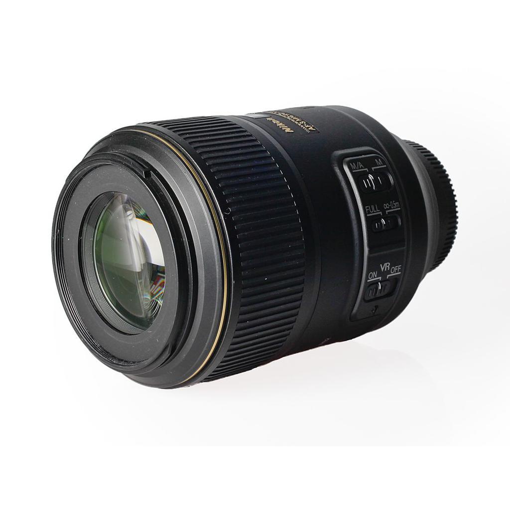 Voir photo 2 de Objectif Nikon 105mm f/2.8 AF-S VR G ED Macro F 105mm f/2.8 | Dero Objectif Nikon 105mm f/2.8 AF-S VR G ED Macro F 105mm f/2.8 Reconditionné Nikon reconditionné photo 2 | Dero