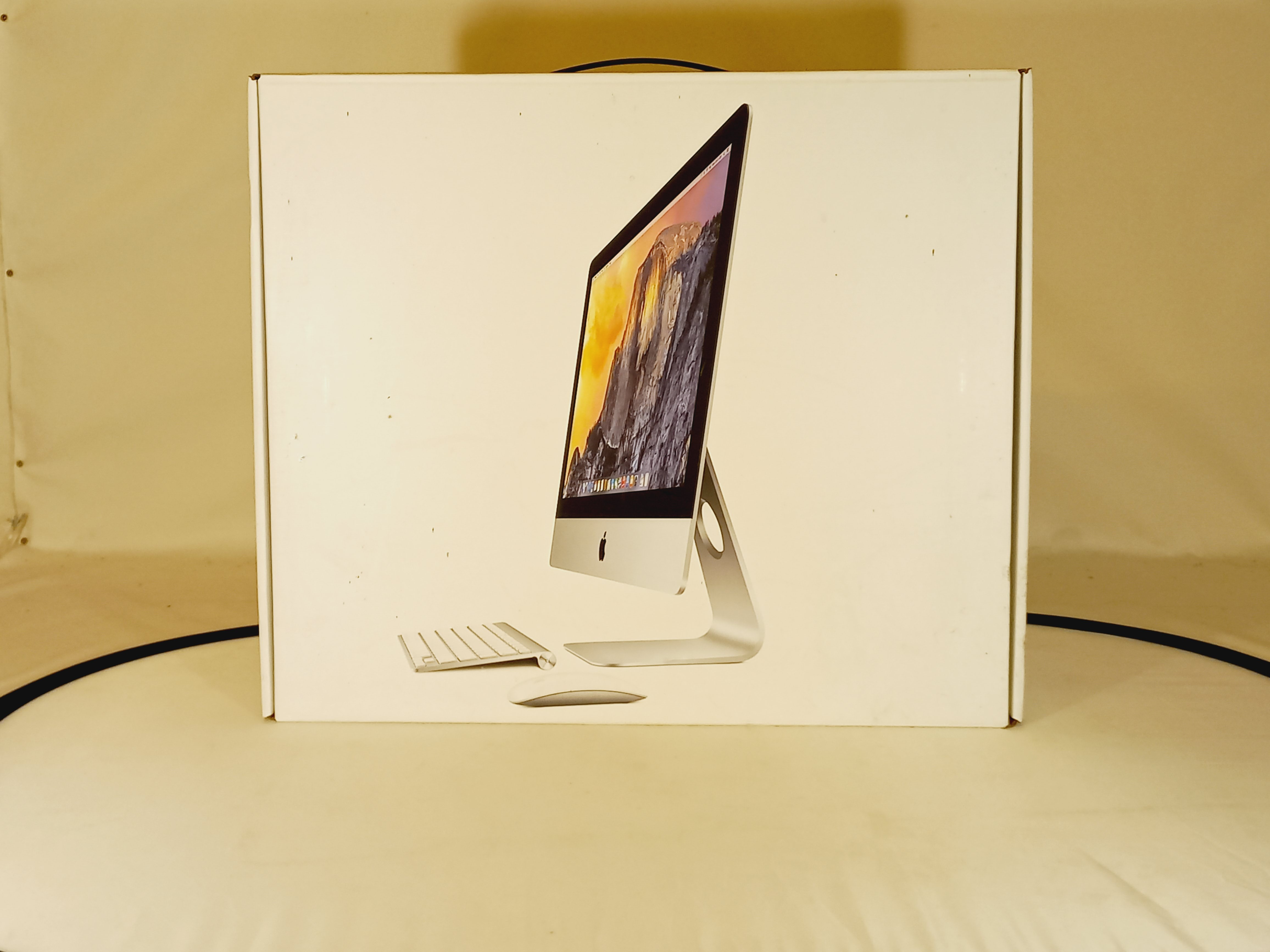 Voir photo 2 de Ordinateur IMAC processor I5. RAM 8 go / Disque dur 1 To avec son clavier dans son carton | Dero Ordinateur IMAC processor I5. RAM 8 go / Disque dur 1 To avec son clavier dans son carton Très bon état reconditionné photo 2 | Dero