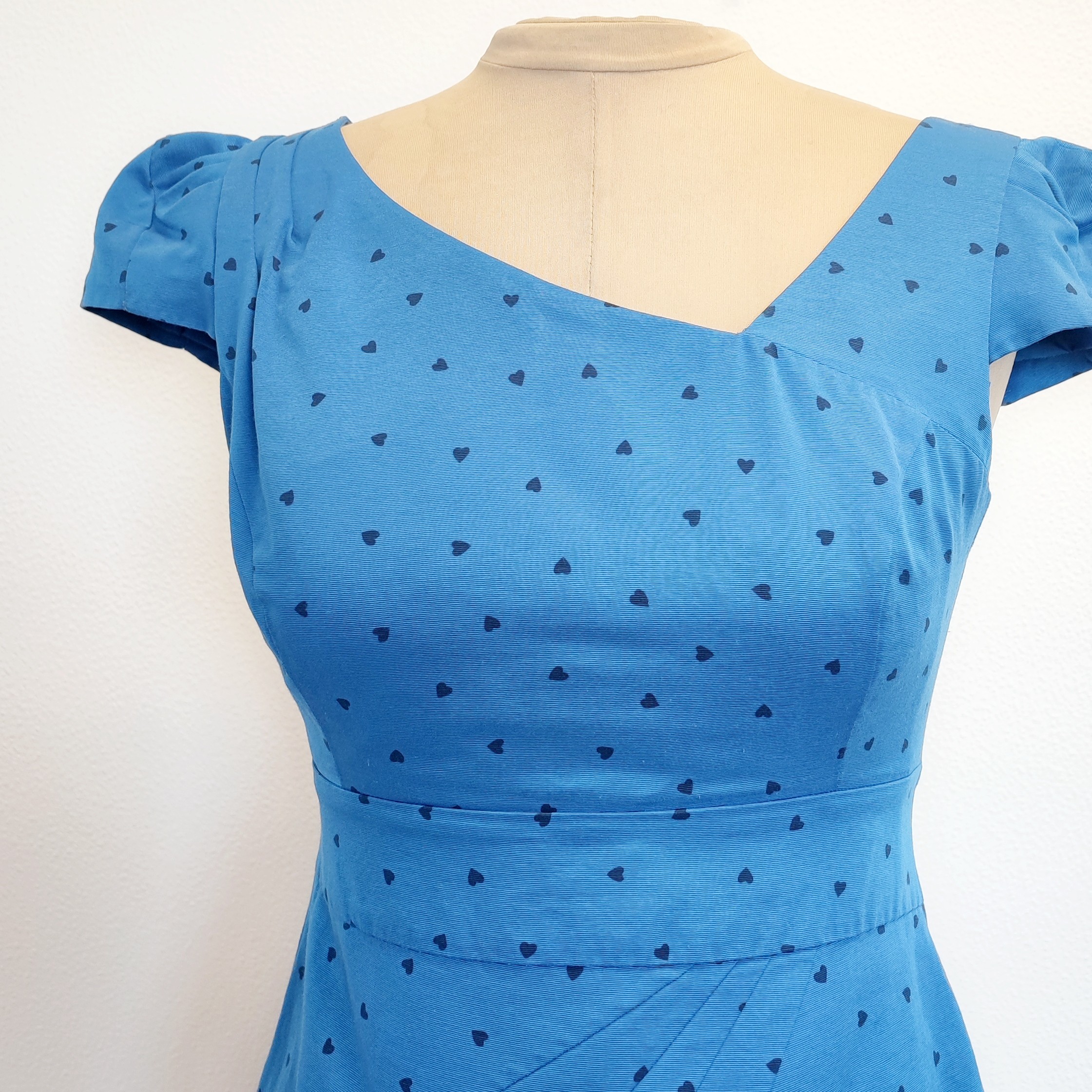 Voir photo 2 de ❤ ORSAY - Robe fourreau cœur - 36 - Femme ❤ ORSAY - Robe fourreau cœur - 36 - Femme Très bon état reconditionné photo 2