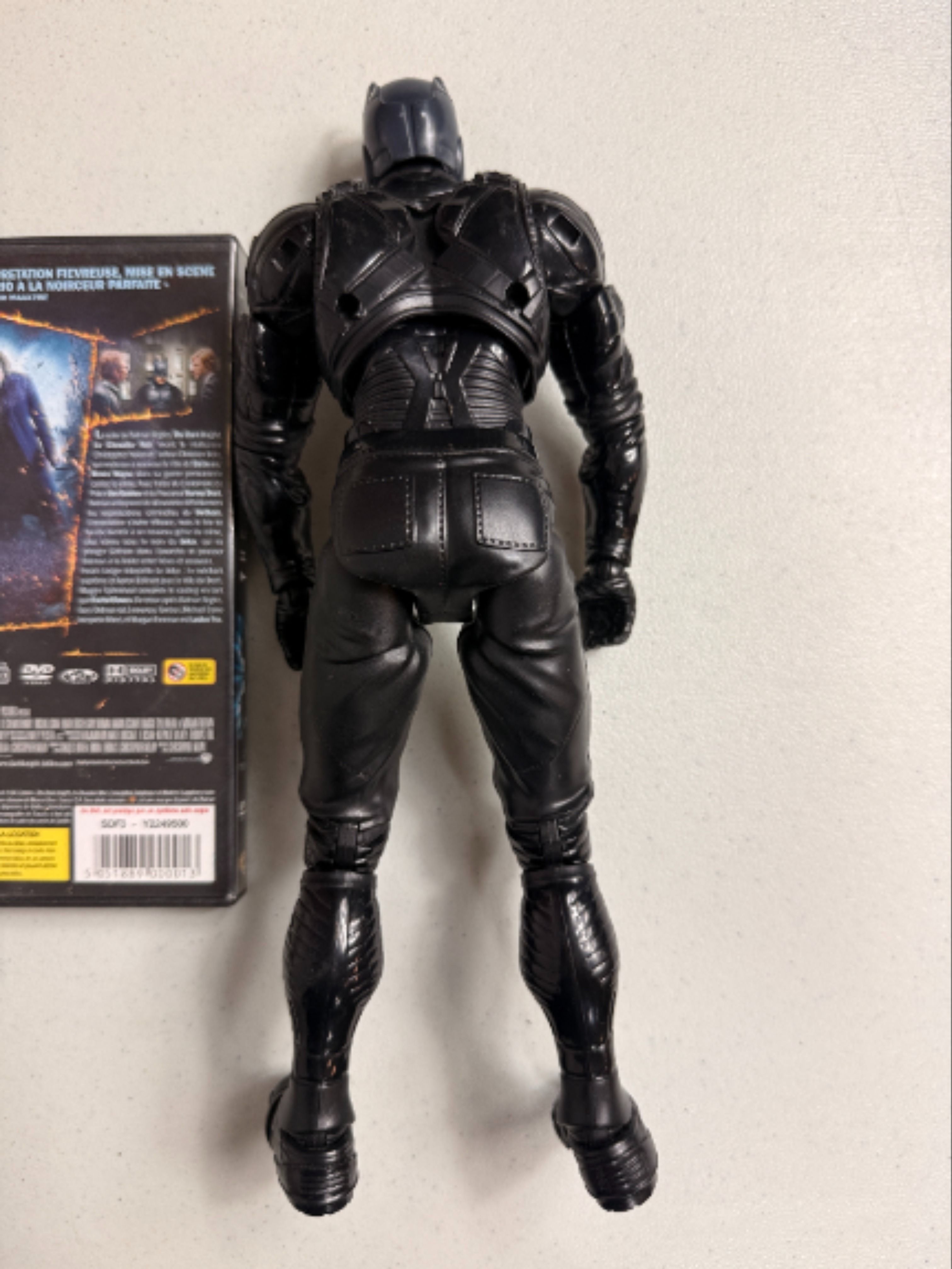 Voir photo 4 de Pack chauve souris : Figurine Batman + BD + dvd en cadeau Pack chauve souris : Figurine Batman + BD + dvd en cadeau Bon état reconditionné photo 4