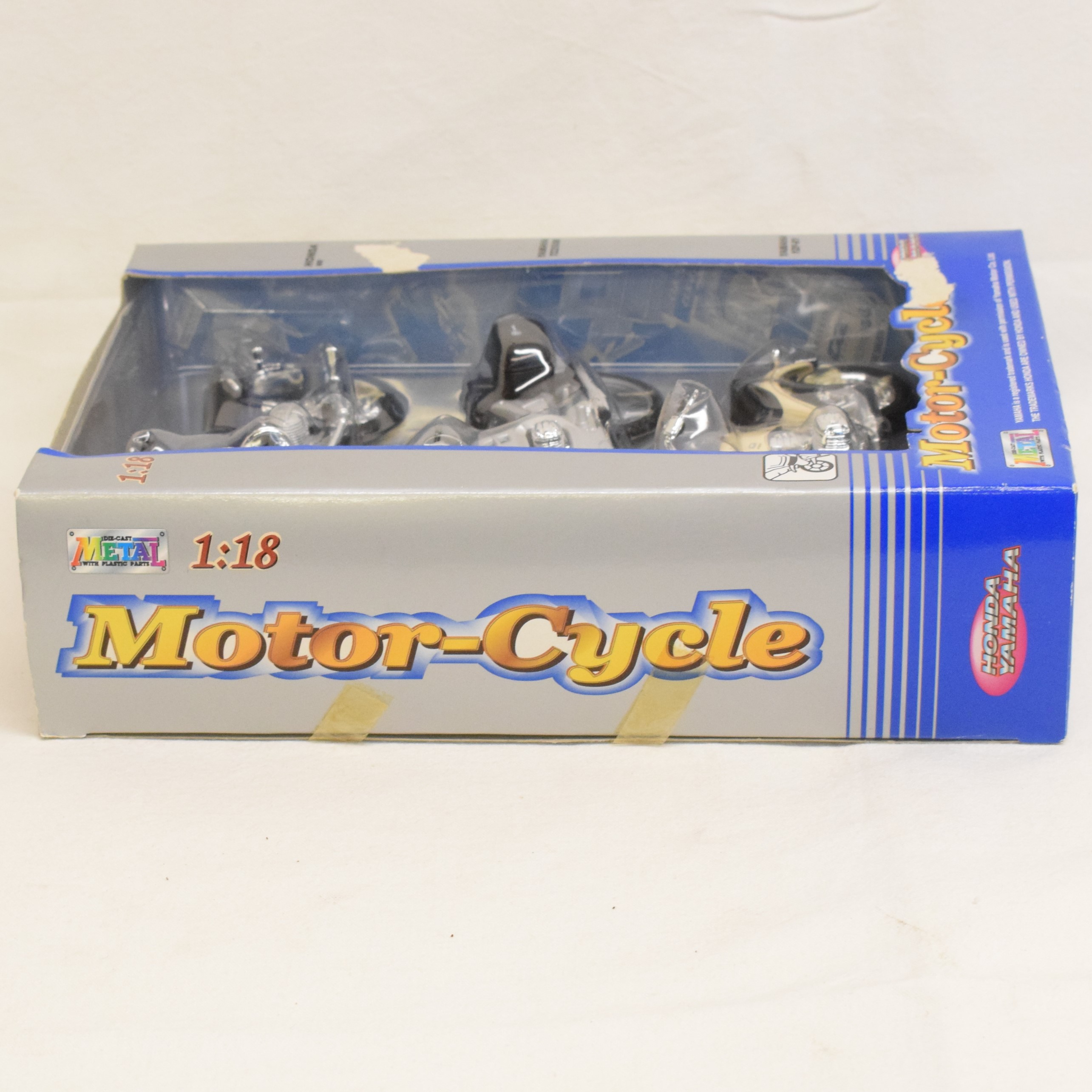Voir photo 5 de Pack trois moto Honda Yamaha au 1/18 par WELLY Pack trois moto Honda Yamaha au 1/18 par WELLY État correct reconditionné photo 5