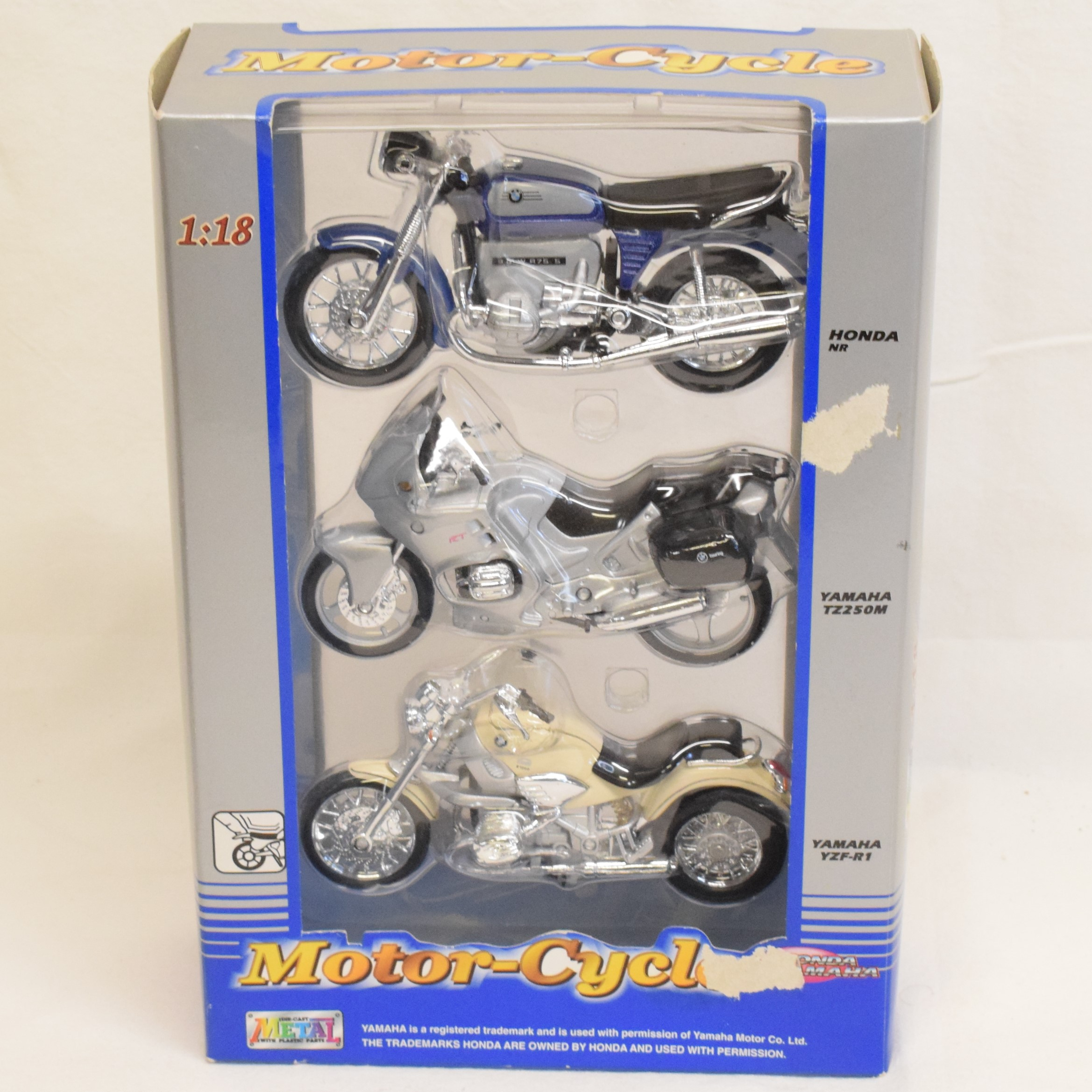 Acheter Pack trois moto Honda Yamaha au 1/18 par WELLY État correct - 10,00 € Pack trois moto Honda Yamaha au 1/18 par WELLY État correct reconditionné disponible sur Label Emmaüs