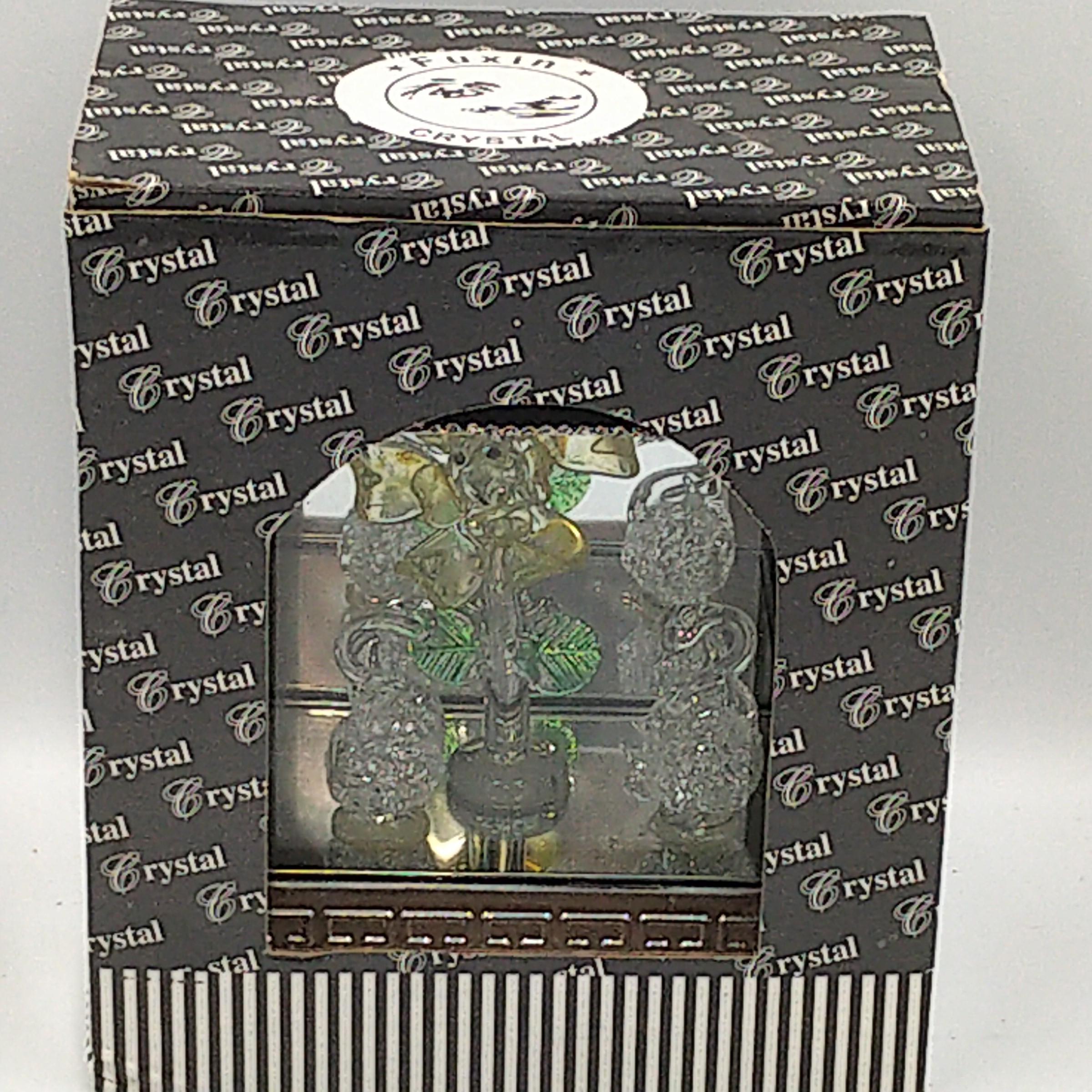 Voir photo 9 de Pagode décorative, lumineuse et musicale dans vitrine 3D, Love ‘’Fixin Crystal’’ – 15 cm. Pagode décorative, lumineuse et musicale dans vitrine 3D, Love ‘’Fixin Crystal’’ – 15 cm. Bon état reconditionné photo 9
