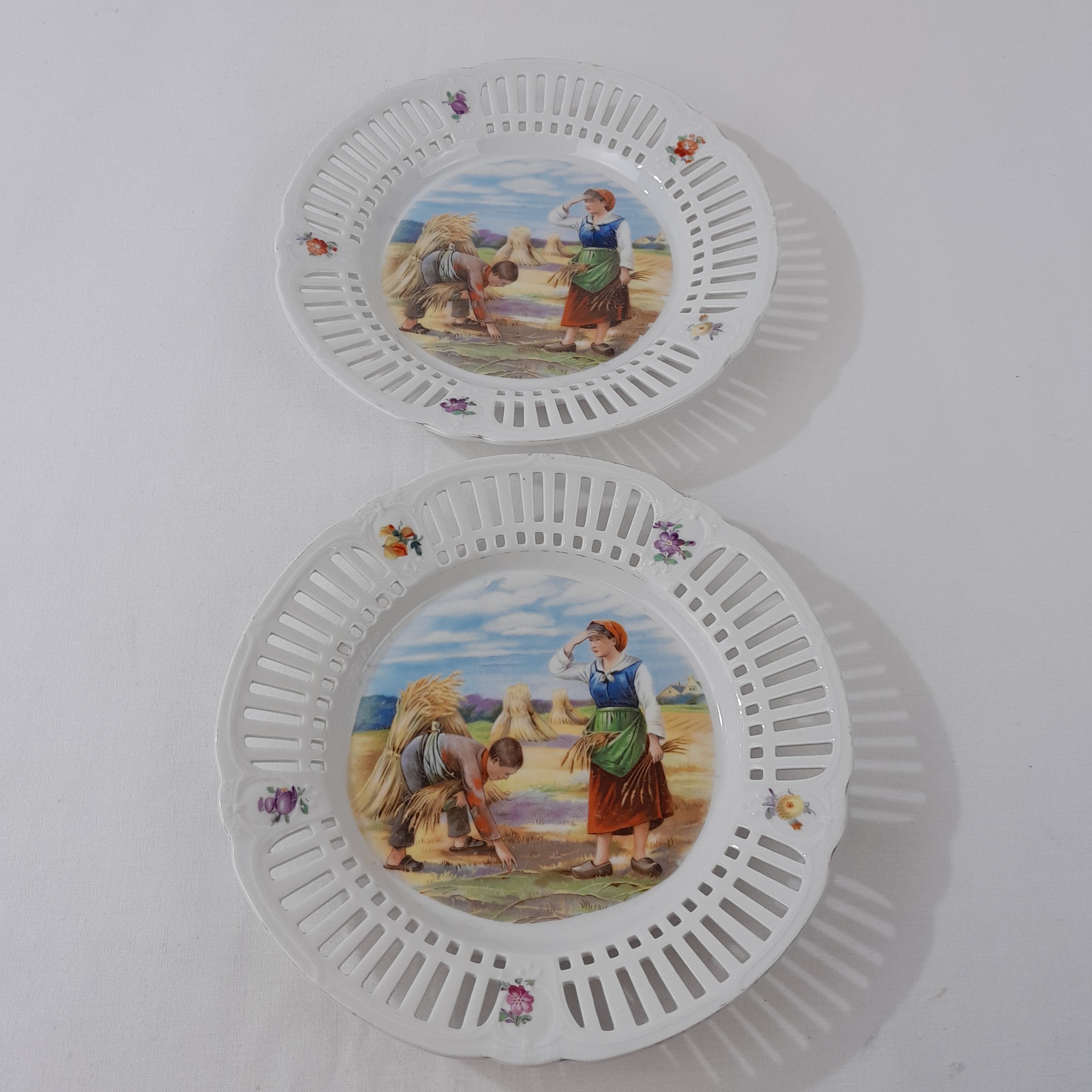 Voir photo 2 de Paire d'assiettes à dessert Paire d'assiettes à dessert Bon état reconditionné photo 2