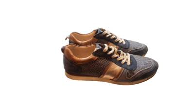 Paire de basket de seconde main - 20,00 € Paire de basket de seconde main Bocage reconditionné disponible sur Claquettes Market