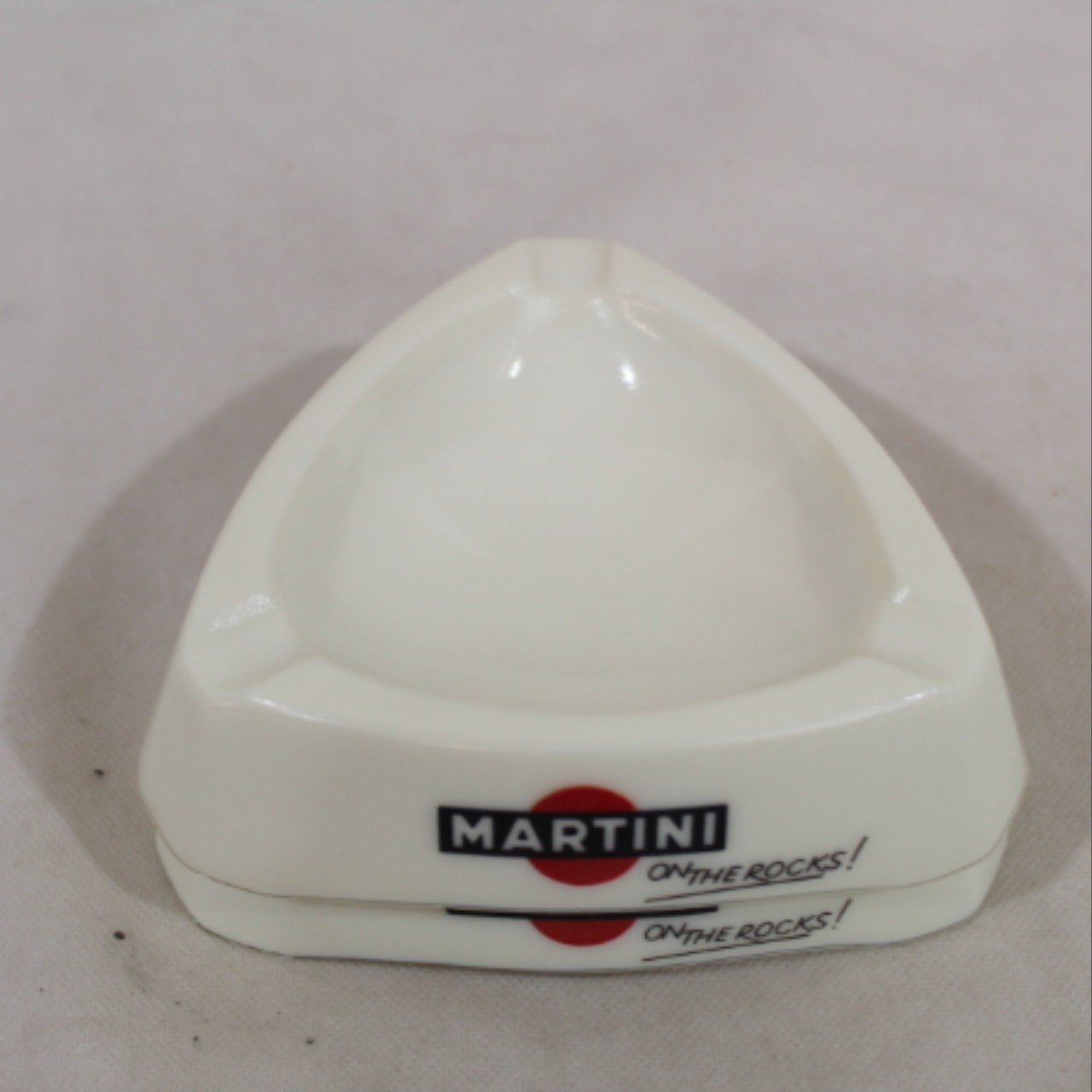 Voir photo 3 de Paire de cendriers Martini Paire de cendriers Martini Très bon état reconditionné photo 3