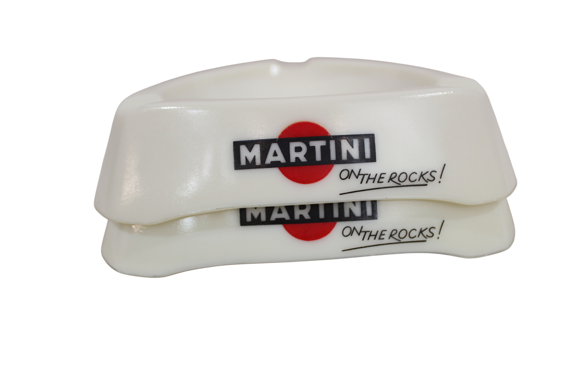 Acheter Paire de cendriers Martini Très bon état - 10,00 € Paire de cendriers Martini Très bon état reconditionné disponible sur Label Emmaüs