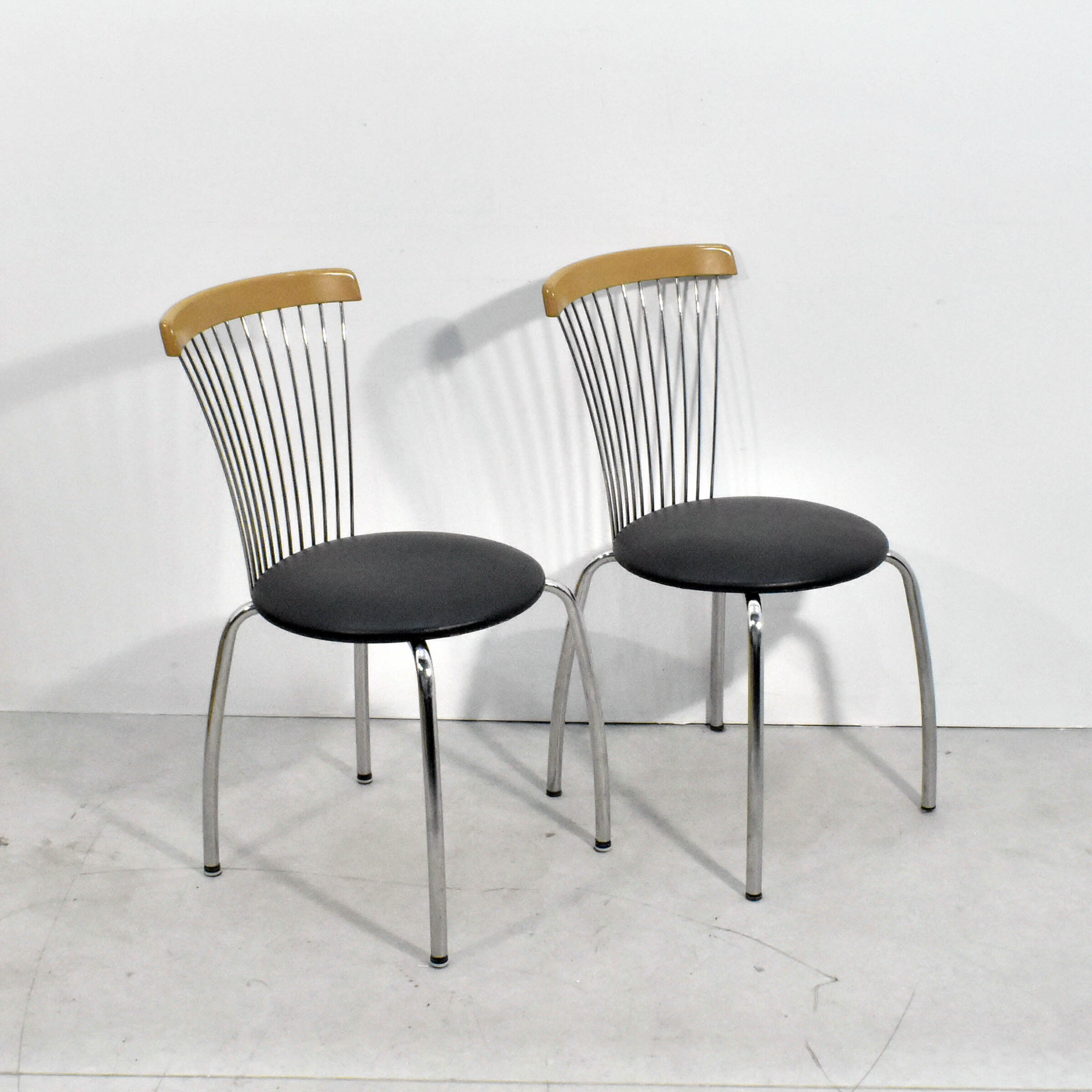 Voir photo 2 de Paire de Chaises de Cuisine - Efferzeta® Yellow Living Paire de Chaises de Cuisine - Efferzeta® Yellow Living Bon état reconditionné photo 2