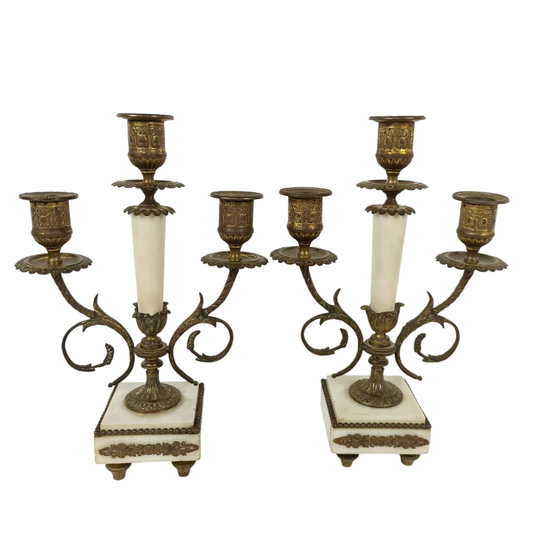 Paire de chandeliers style Louis XVI - 90,00 € Paire de chandeliers style Louis XVI reconditionné disponible sur Label Emmaüs