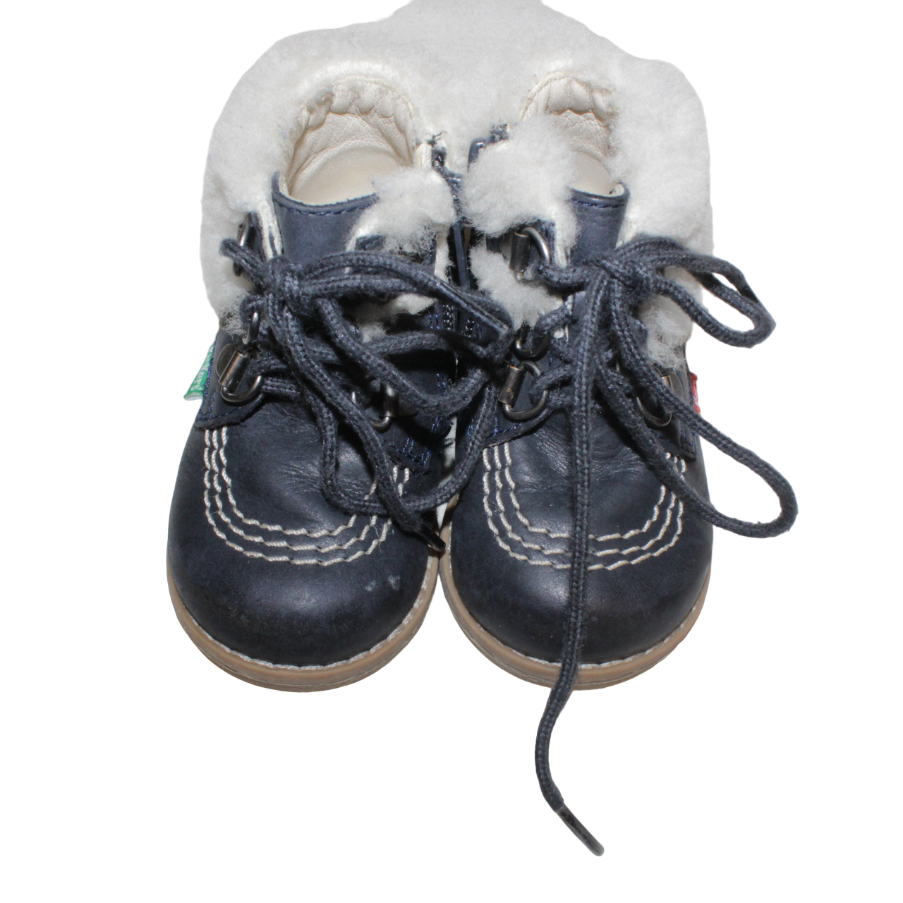 Paire de chaussures pour enfant - Kickers Très bon état - 16,00 € Paire de chaussures pour enfant - Kickers Très bon état reconditionné disponible sur Label Emmaüs