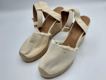 Paire de compensée en tissu Bon état - 15,00 € Paire de compensée en tissu Bon état H&M reconditionné disponible sur Claquettes Market