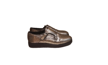 Acheter paire de derbies de seconde main - 10,00 € paire de derbies de seconde main reconditionné disponible sur Claquettes Market