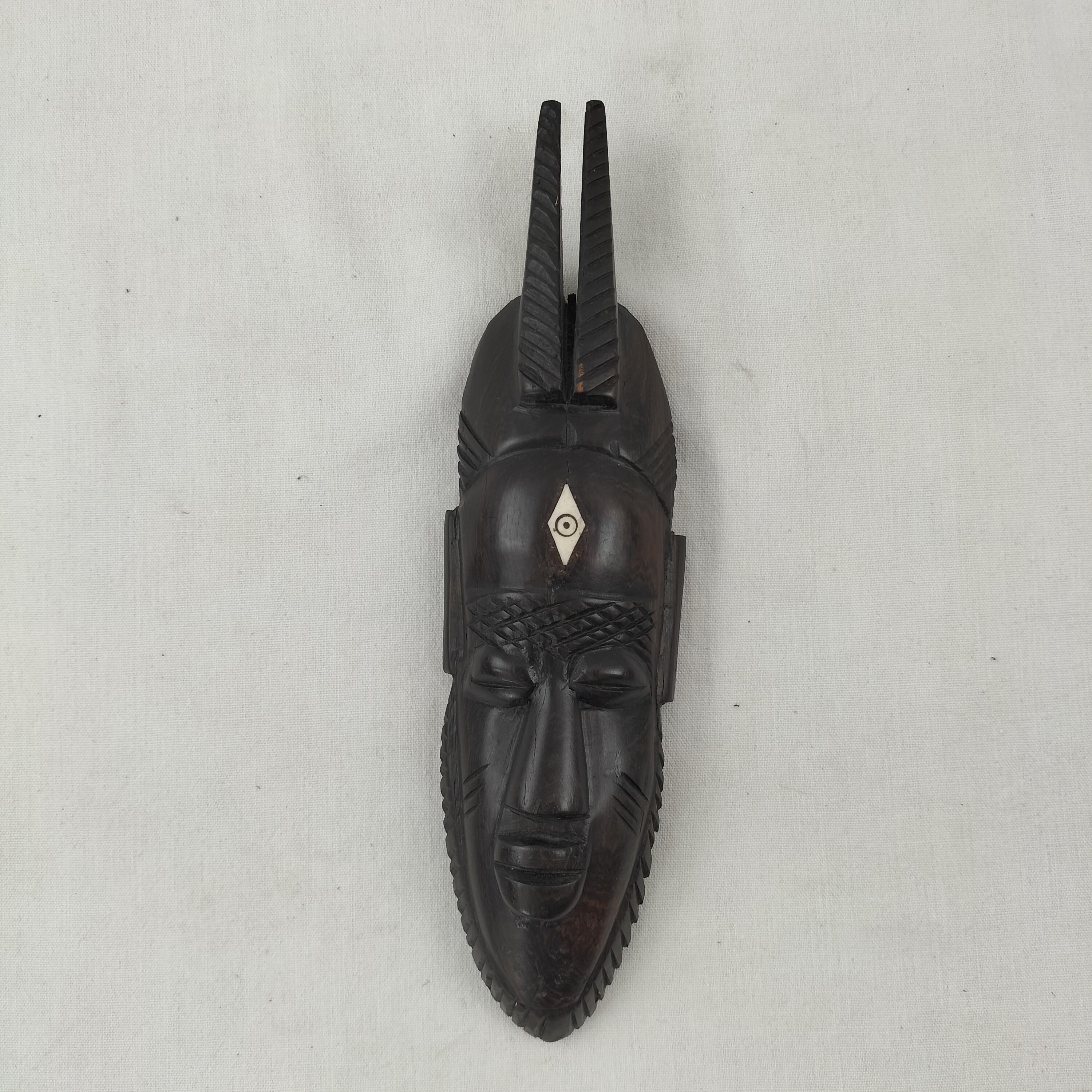 Voir photo 2 de Paire de Masques Africains en Bois – Décoration murale Paire de Masques Africains en Bois – Décoration murale Bon état reconditionné photo 2