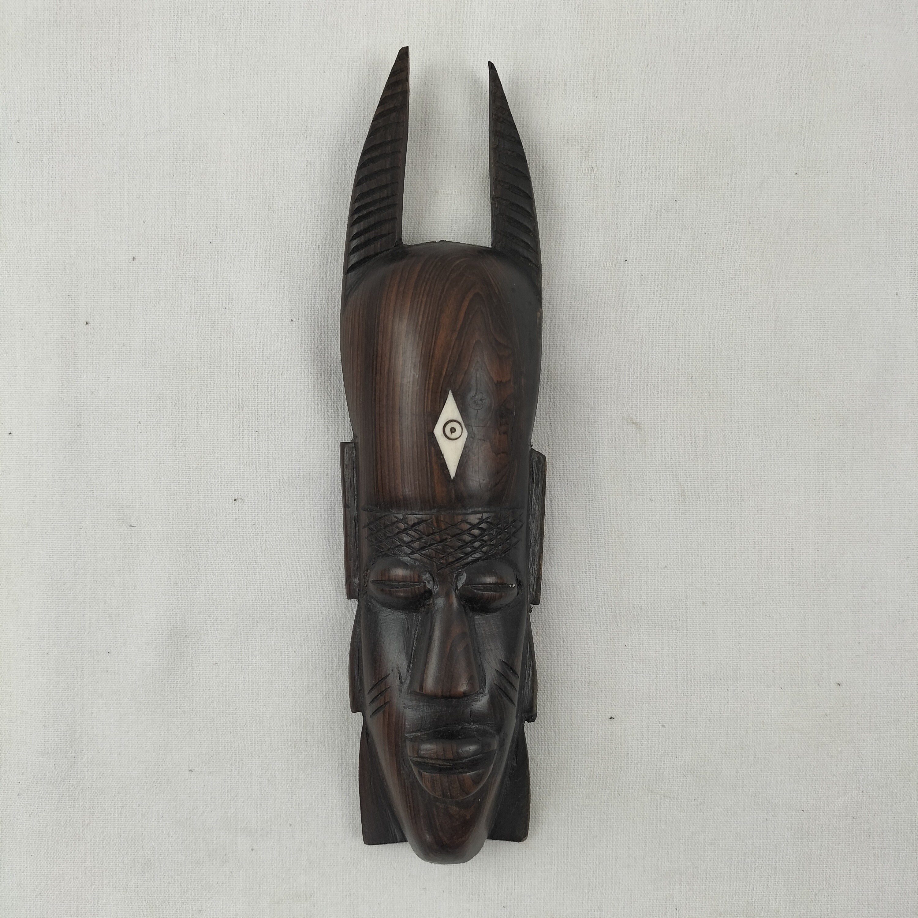 Voir photo 4 de Paire de Masques Africains en Bois – Décoration murale Paire de Masques Africains en Bois – Décoration murale Bon état reconditionné photo 4