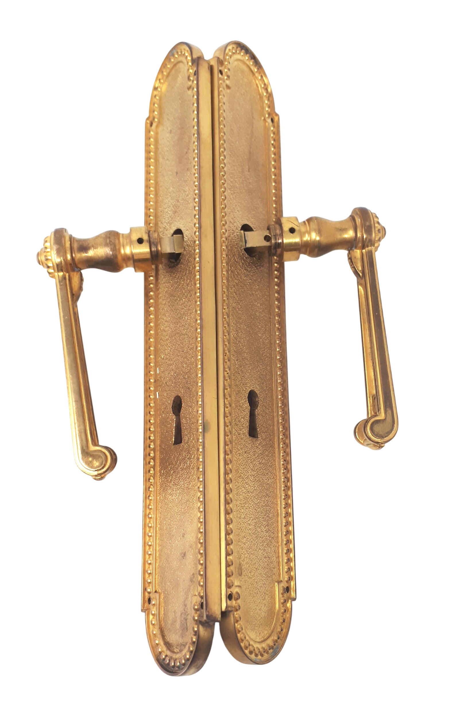 Acheter PAIRE DE POIGNÉES DE PORTE ANCIENNES EN LAITON MASSIF DORÉE État correct - 90,00 € PAIRE DE POIGNÉES DE PORTE ANCIENNES EN LAITON MASSIF DORÉE État correct reconditionné disponible sur Label Emmaüs