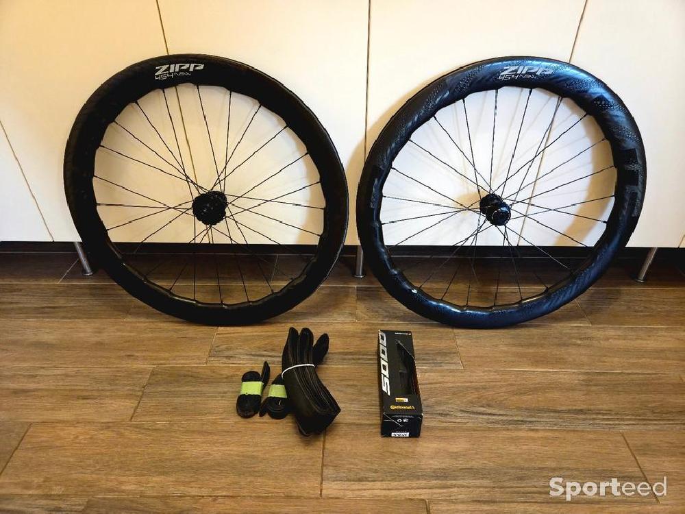 Paire de roues Zipp 454 NSW Très bon état reconditionné disponible sur Sporteed