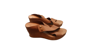 Paire de sandales compensées de seconde main - 15,00 € Paire de sandales compensées de seconde main reconditionné disponible sur Claquettes Market