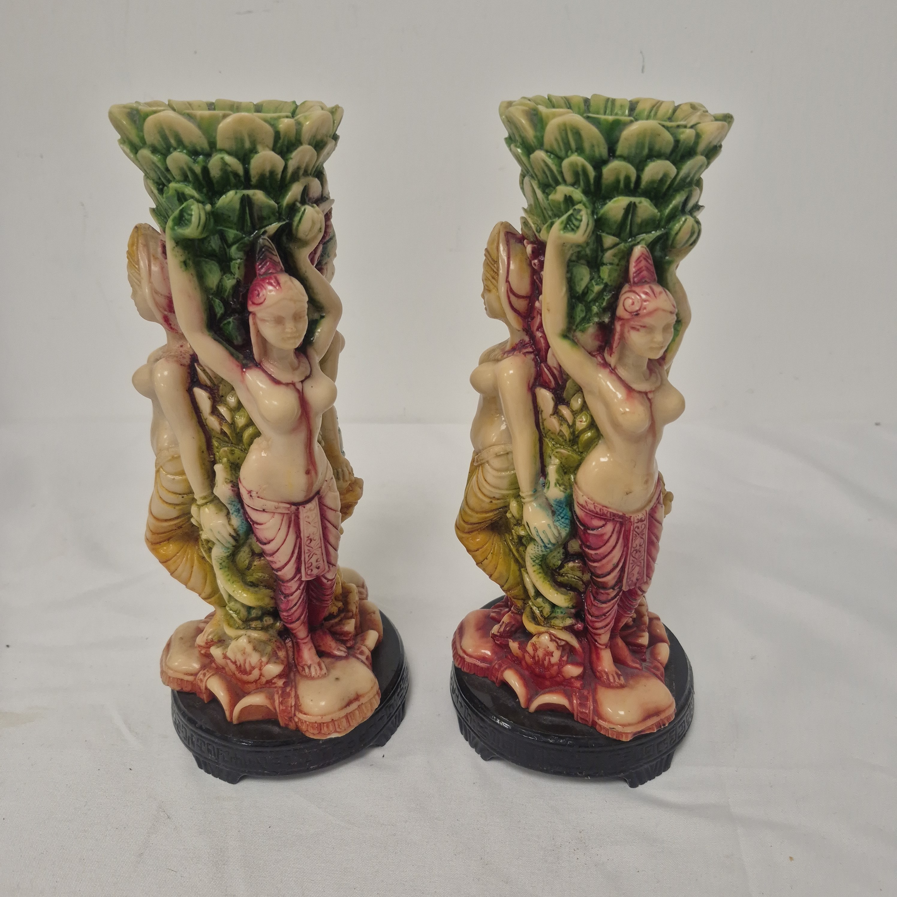 Voir photo 4 de Paire de vases en résine 3 déesses Paire de vases en résine 3 déesses Très bon état reconditionné photo 4