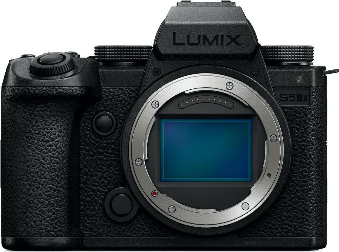 Panasonic Lumix DC-S5IIX Noir Parfait état Panasonic reconditionné disponible sur Refurbed