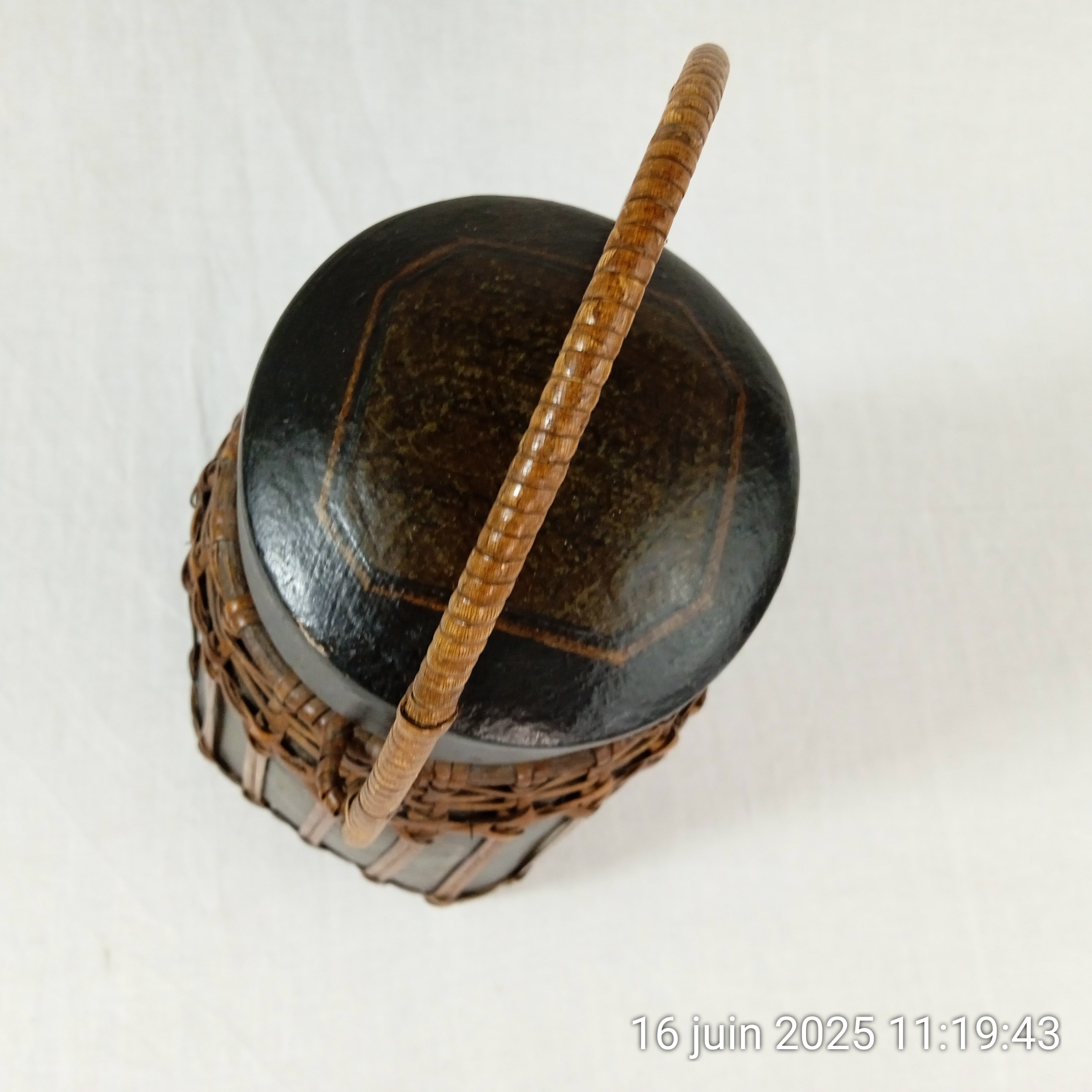 Voir photo 7 de Panier Boite à riz traditionnel de Thaïlande en bambou tressé et peint à la main Panier Boite à riz traditionnel de Thaïlande en bambou tressé et peint à la main Bon état reconditionné photo 7