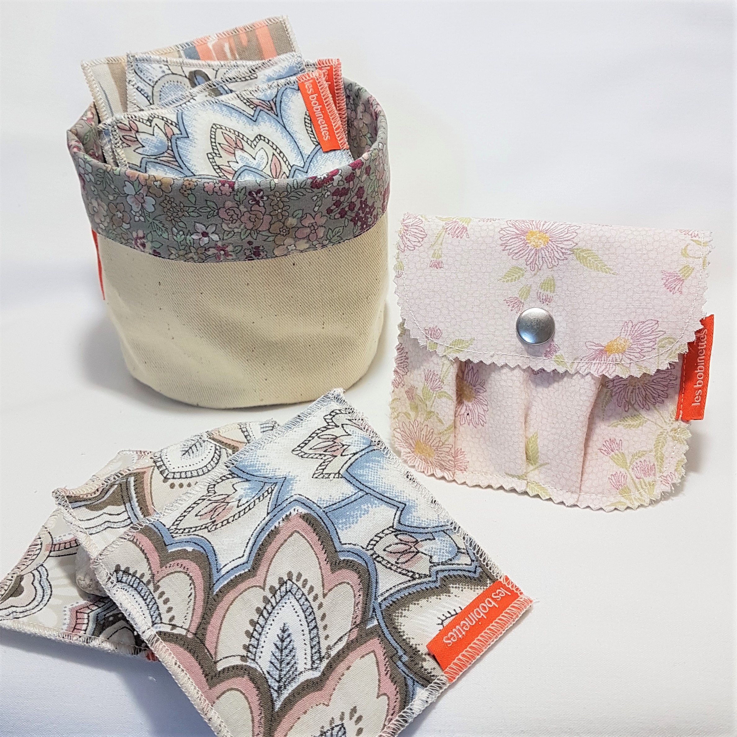 Panier "garni" zéro-déchet salle de bain : 7 Lingettes lavables Oeko-Tex+ pochette à savon imperméable ok Parfait état - 24,00 € Panier "garni" zéro-déchet salle de bain : 7 Lingettes lavables Oeko-Tex+ pochette à savon imperméable ok Parfait état reconditionné disponible sur Label Emmaüs
