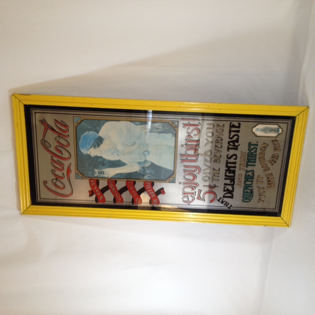 Panneau miroir publicitaire coca cola Très bon état - 22,50 € Panneau miroir publicitaire coca cola Très bon état reconditionné disponible sur Label Emmaüs