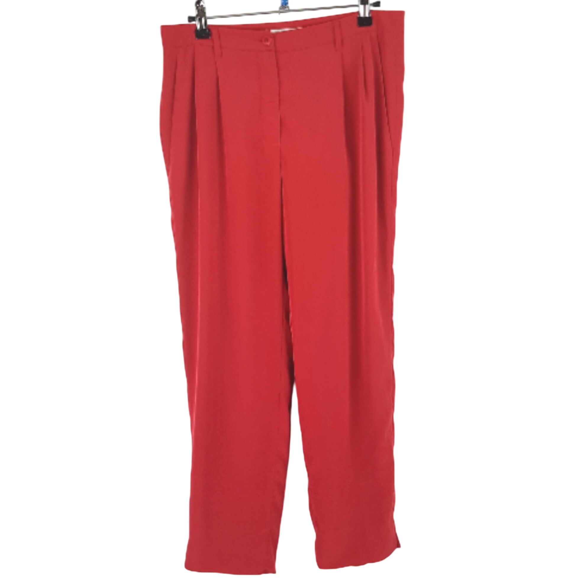 Pantacourt - MIU MIU - 40 Très bon état - 159,00 € Pantacourt - MIU MIU - 40 Très bon état reconditionné disponible sur Label Emmaüs