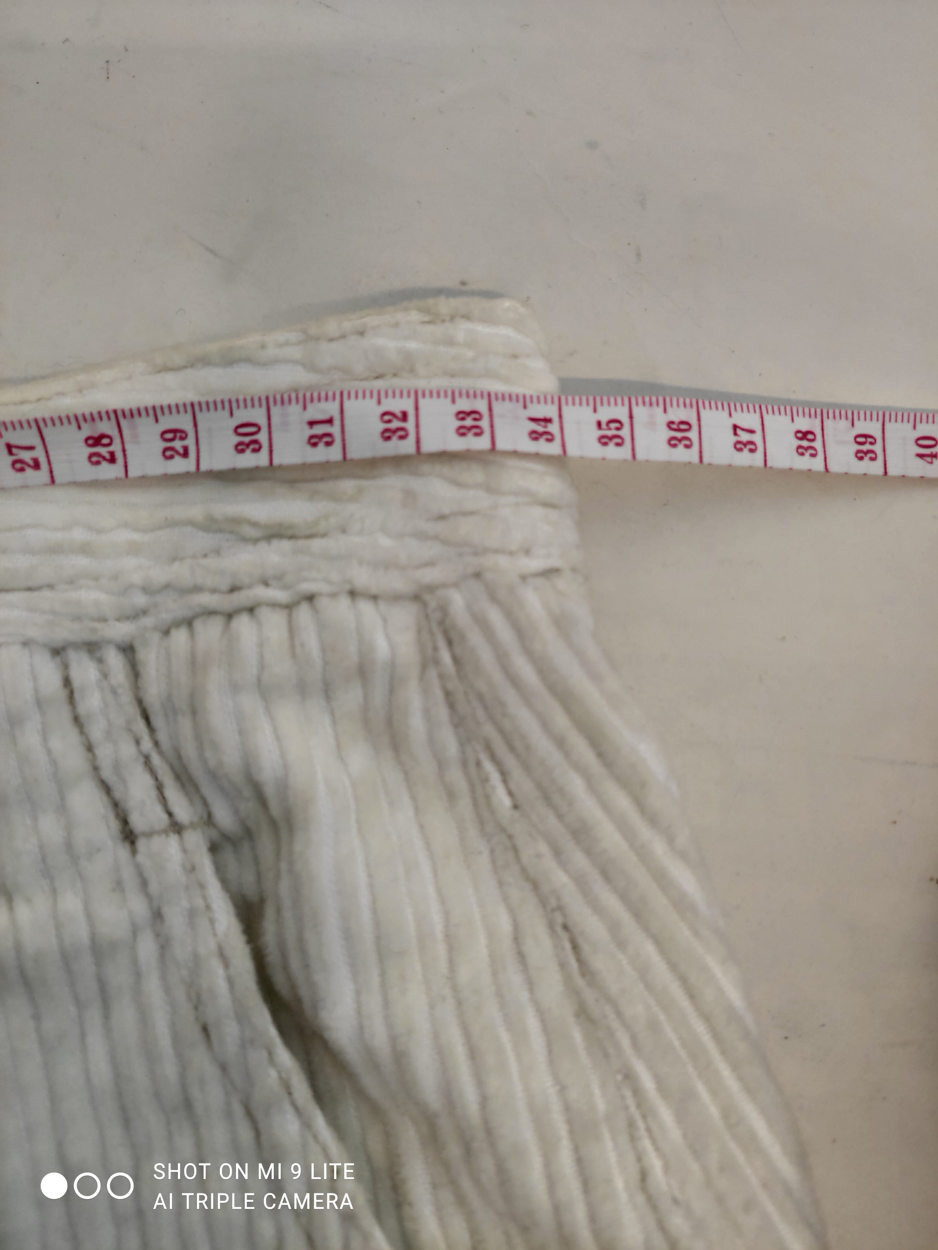 Voir photo 5 de Pantalon à pinces en velours côtelé écru — vintage 90s — ESPRIT - T.36 Pantalon à pinces en velours côtelé écru — vintage 90s — ESPRIT - T.36 Très bon état reconditionné photo 5