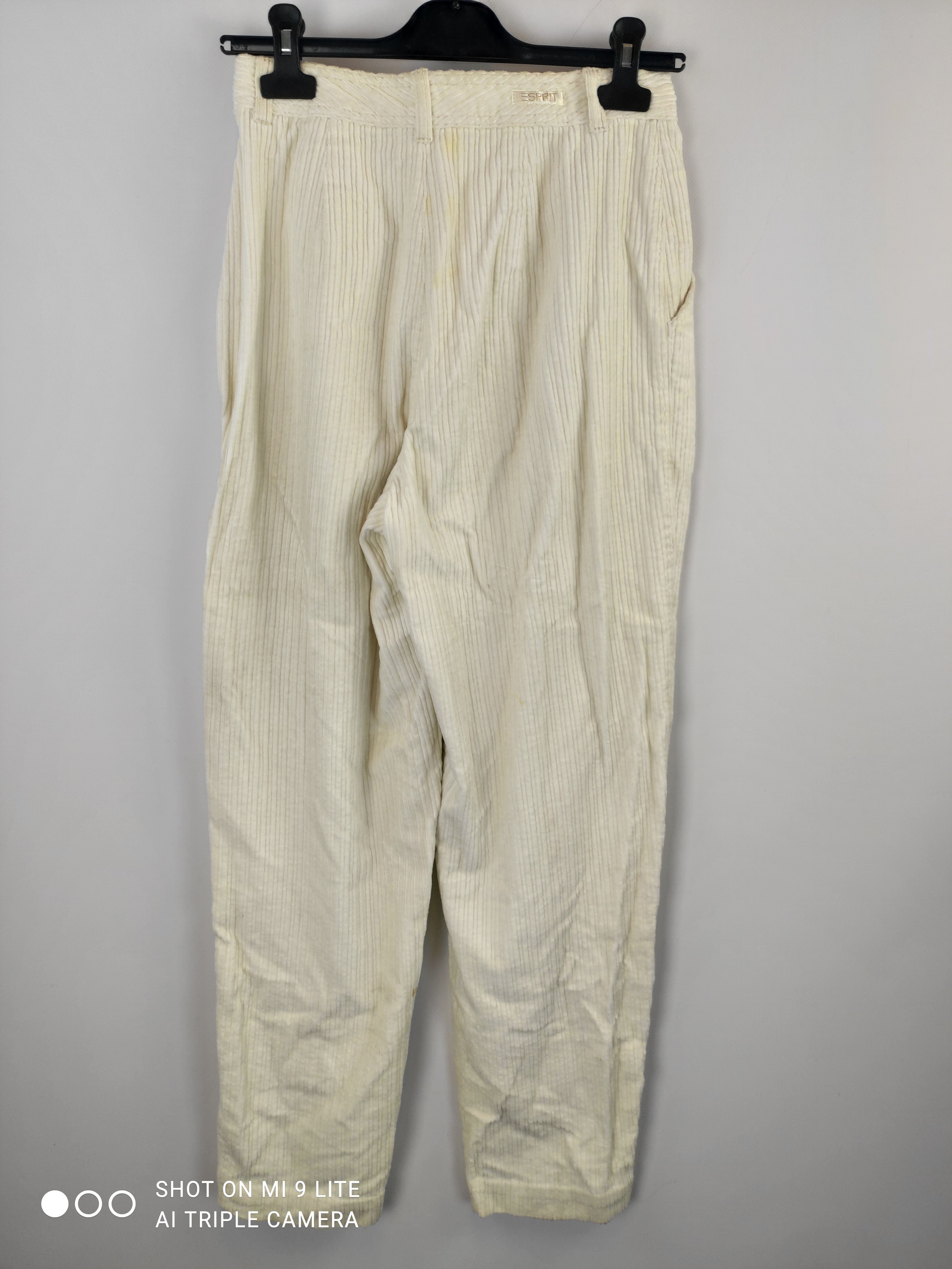 Voir photo 6 de Pantalon à pinces en velours côtelé écru — vintage 90s — ESPRIT - T.36 Pantalon à pinces en velours côtelé écru — vintage 90s — ESPRIT - T.36 Très bon état reconditionné photo 6