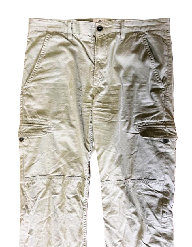Acheter Pantalon cargo Timberland "Size 32" Bon état - 10,00 € Pantalon cargo Timberland "Size 32" Bon état reconditionné disponible sur Label Emmaüs